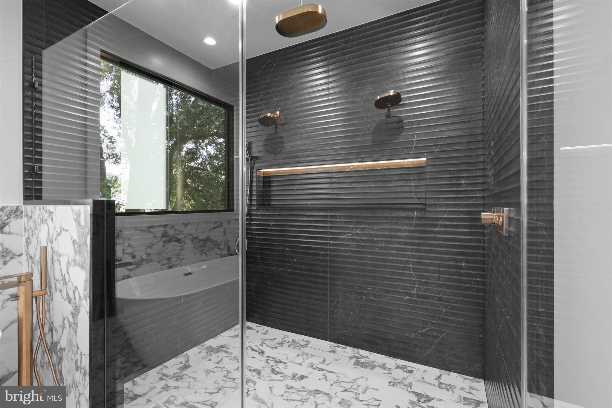 VIENNA WOODS - Residential