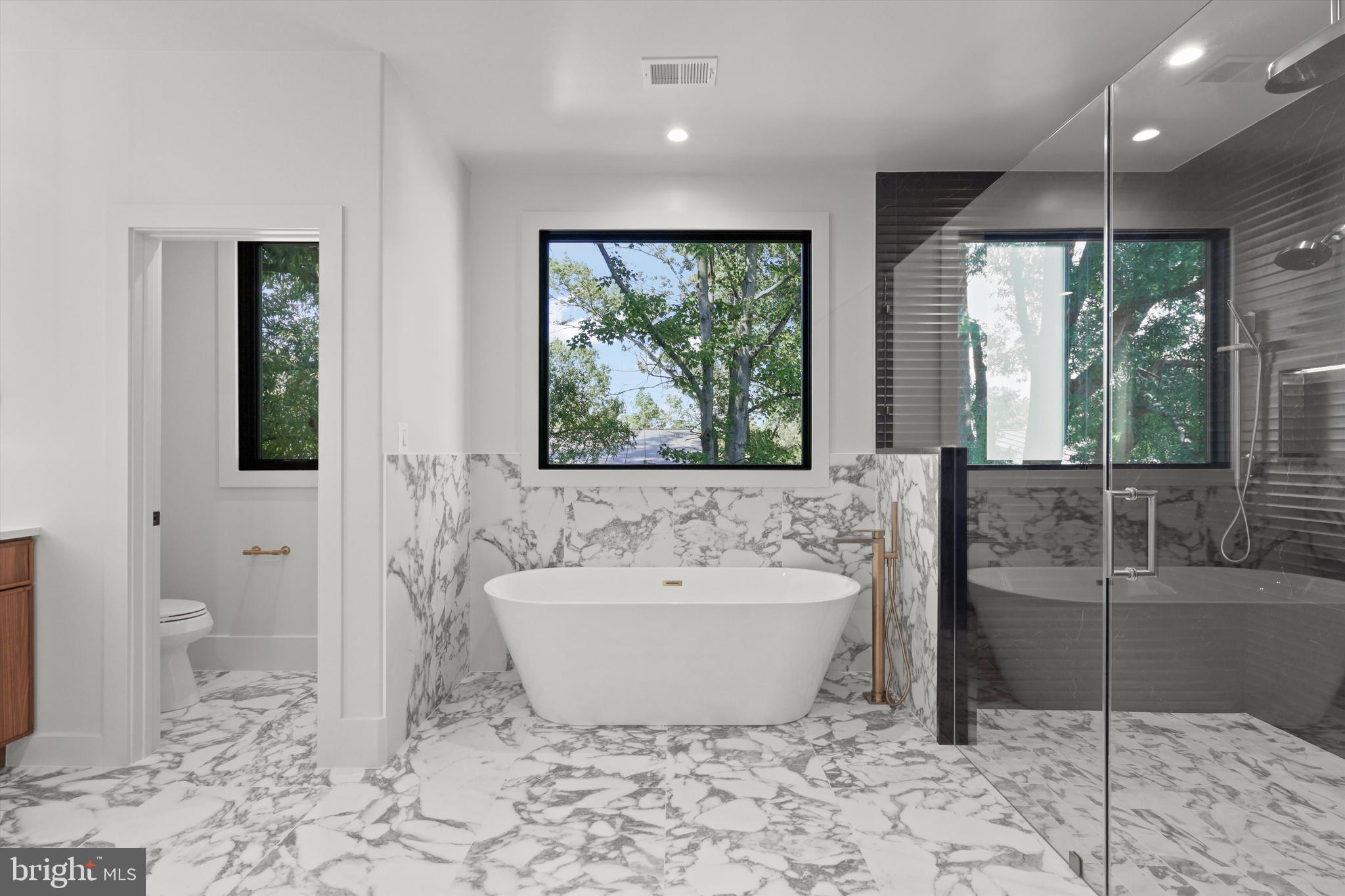 VIENNA WOODS - Residential