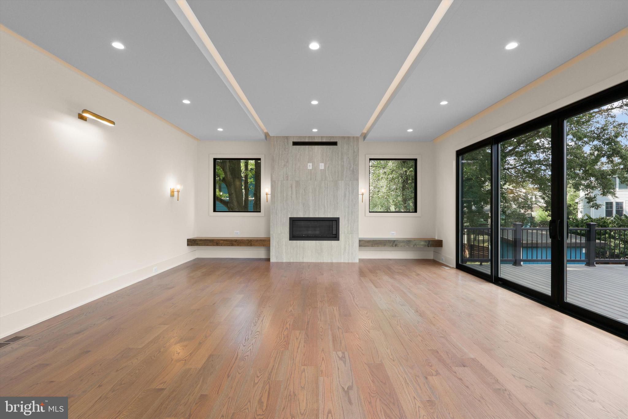 VIENNA WOODS - Residential