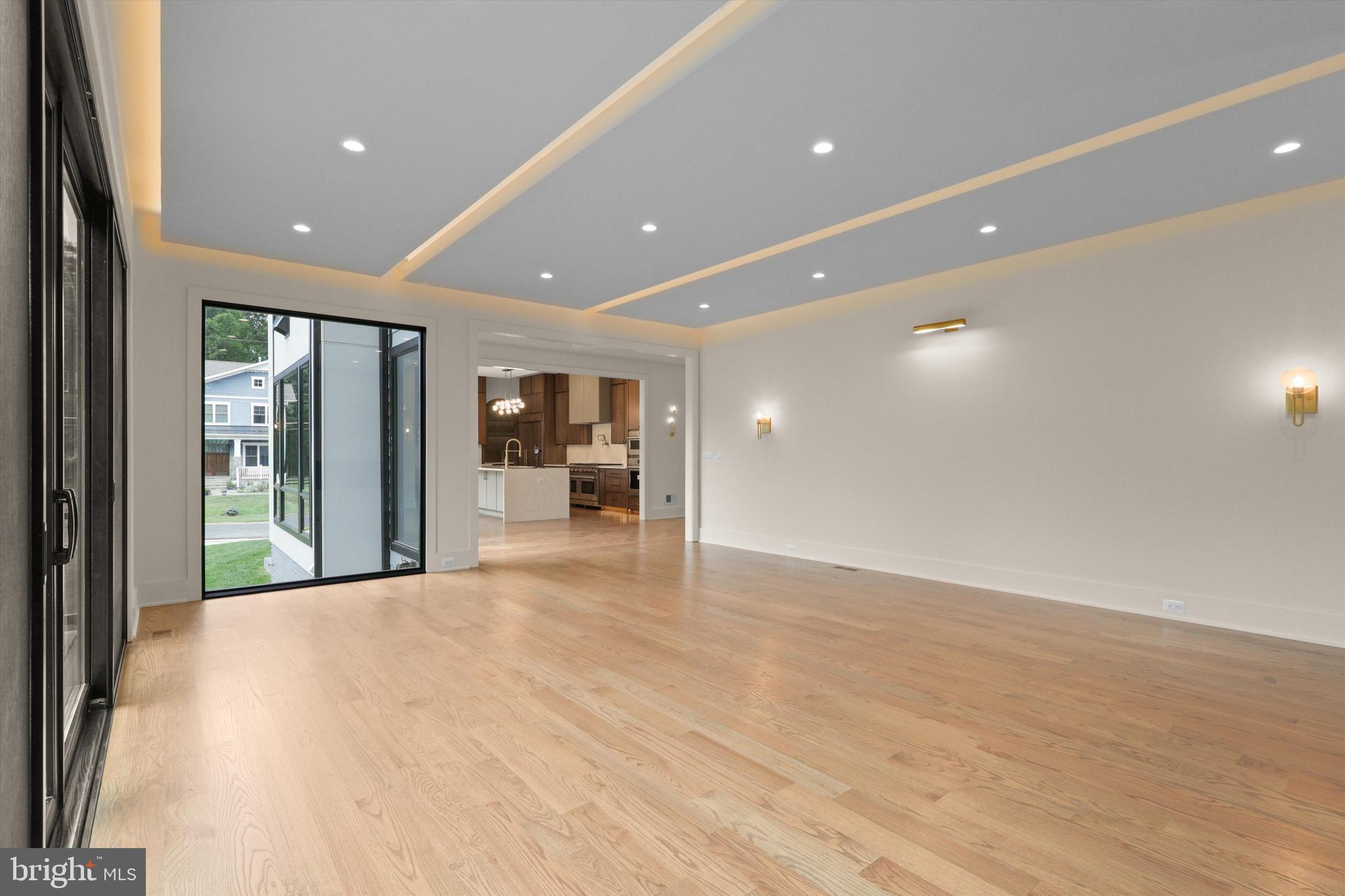 VIENNA WOODS - Residential