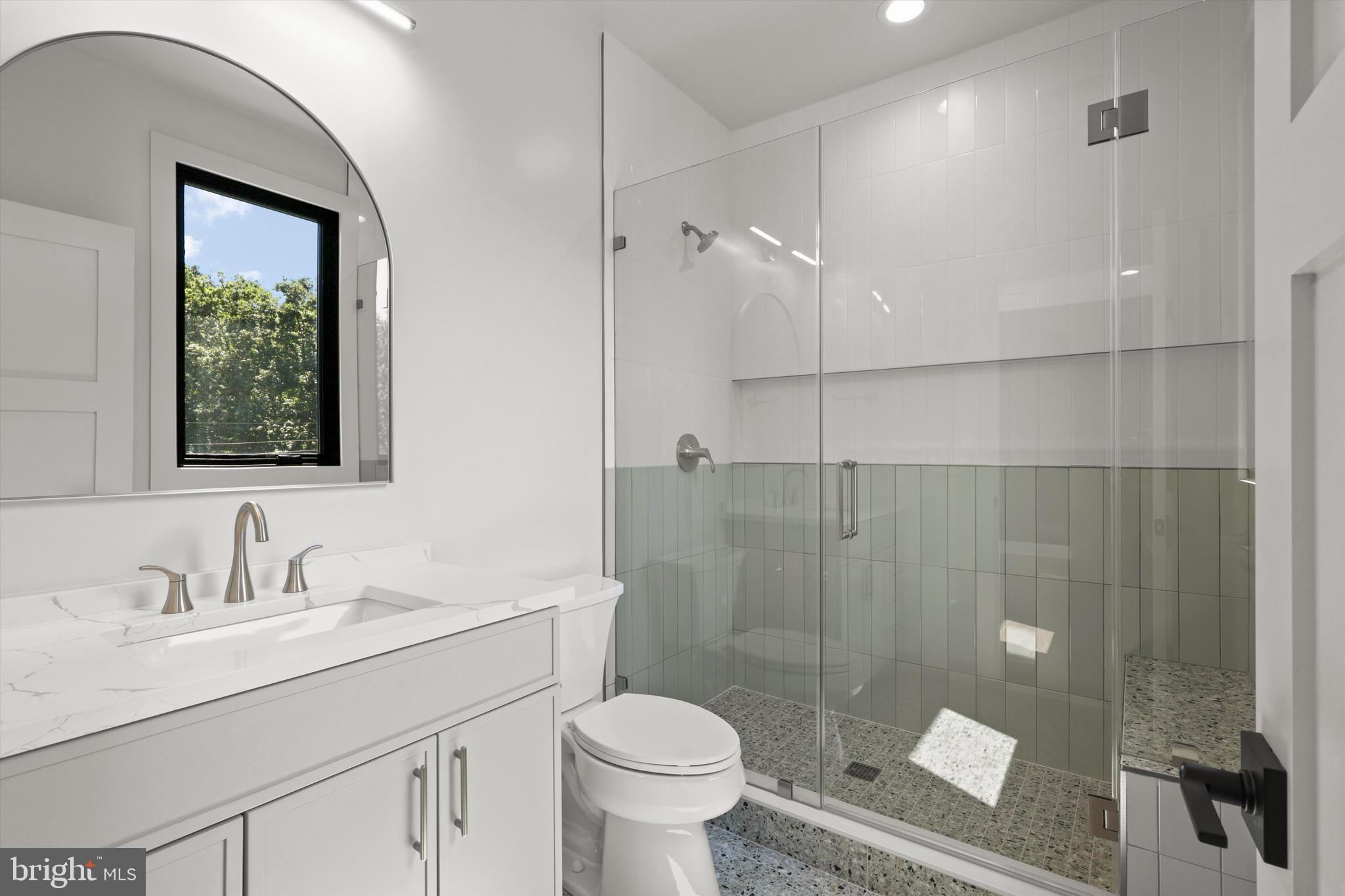 VIENNA WOODS - Residential