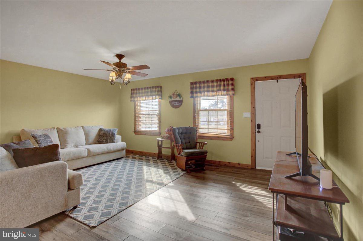 WILLOWDALE - Residential