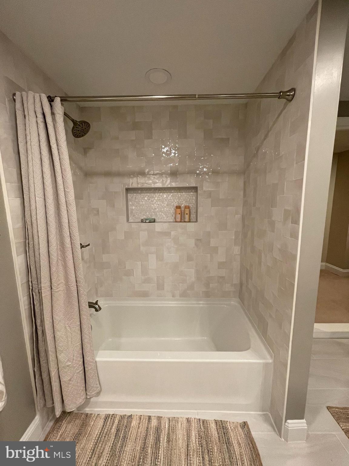 LAKE MANASSAS - Residential Lease