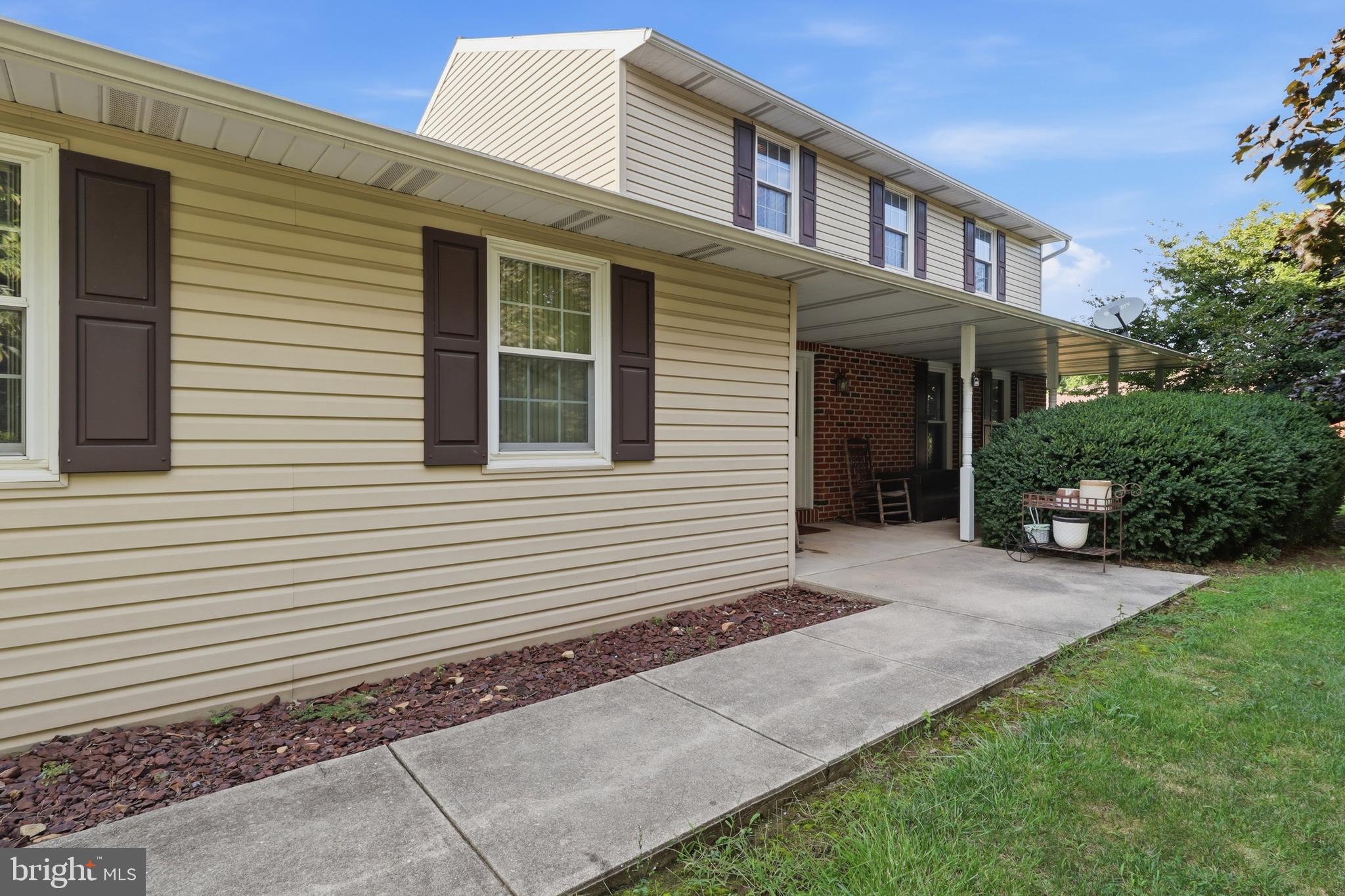 90 STEFFIE DRIVE