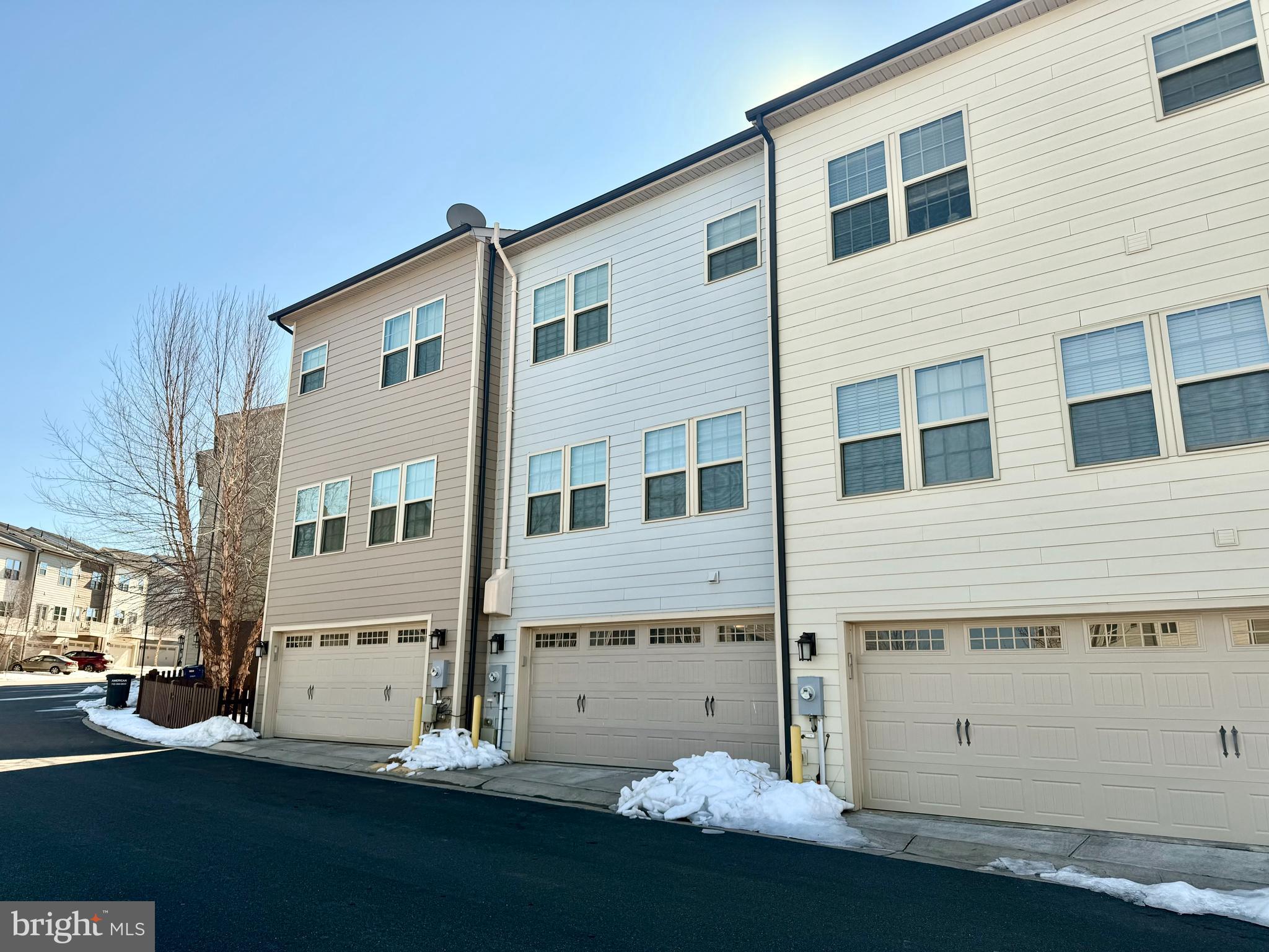 2105 HEMLOCK BAY ROAD