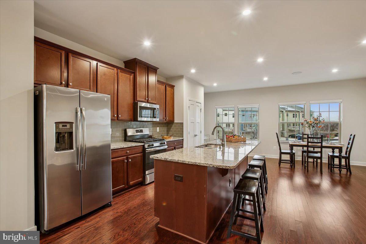 2105 HEMLOCK BAY ROAD