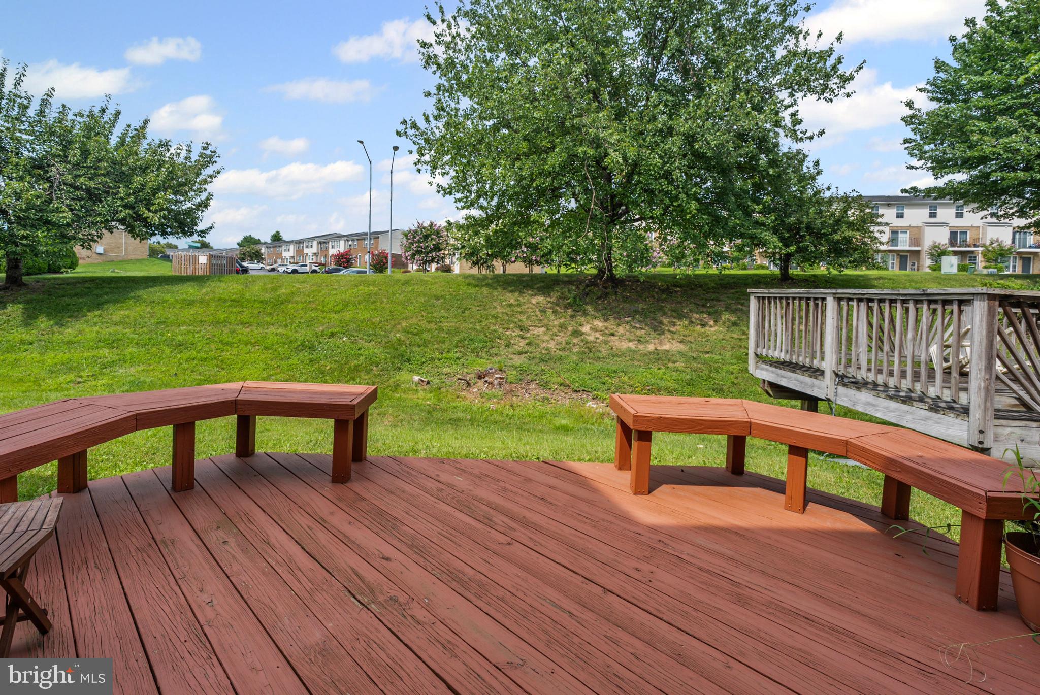 SHEFFIELD GLEN TOWNHOMES - Residential
