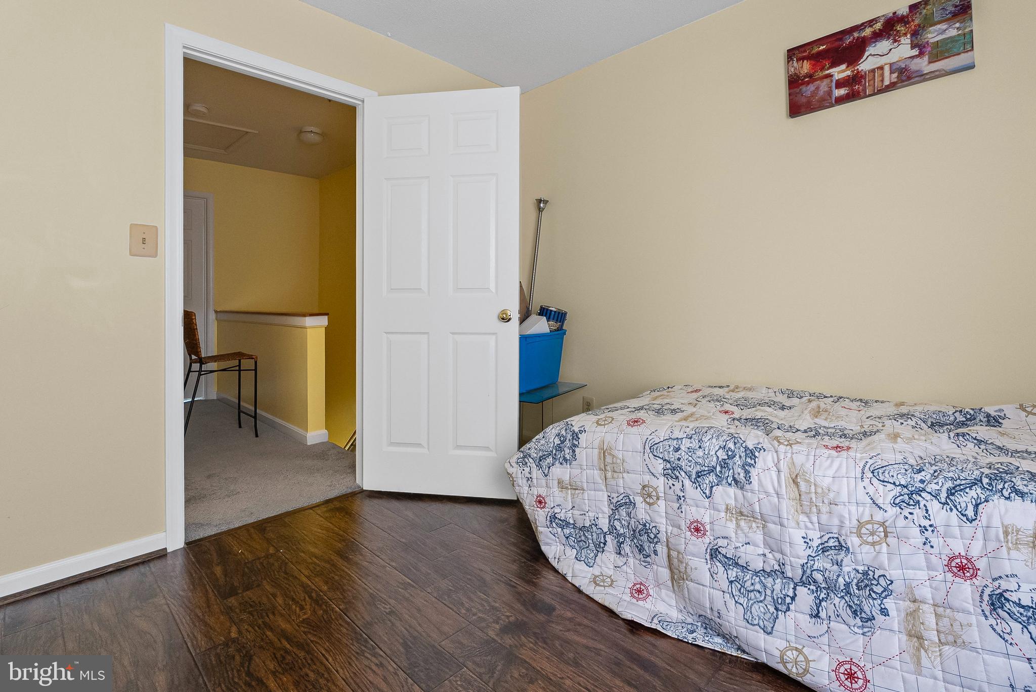 SHEFFIELD GLEN TOWNHOMES - Residential