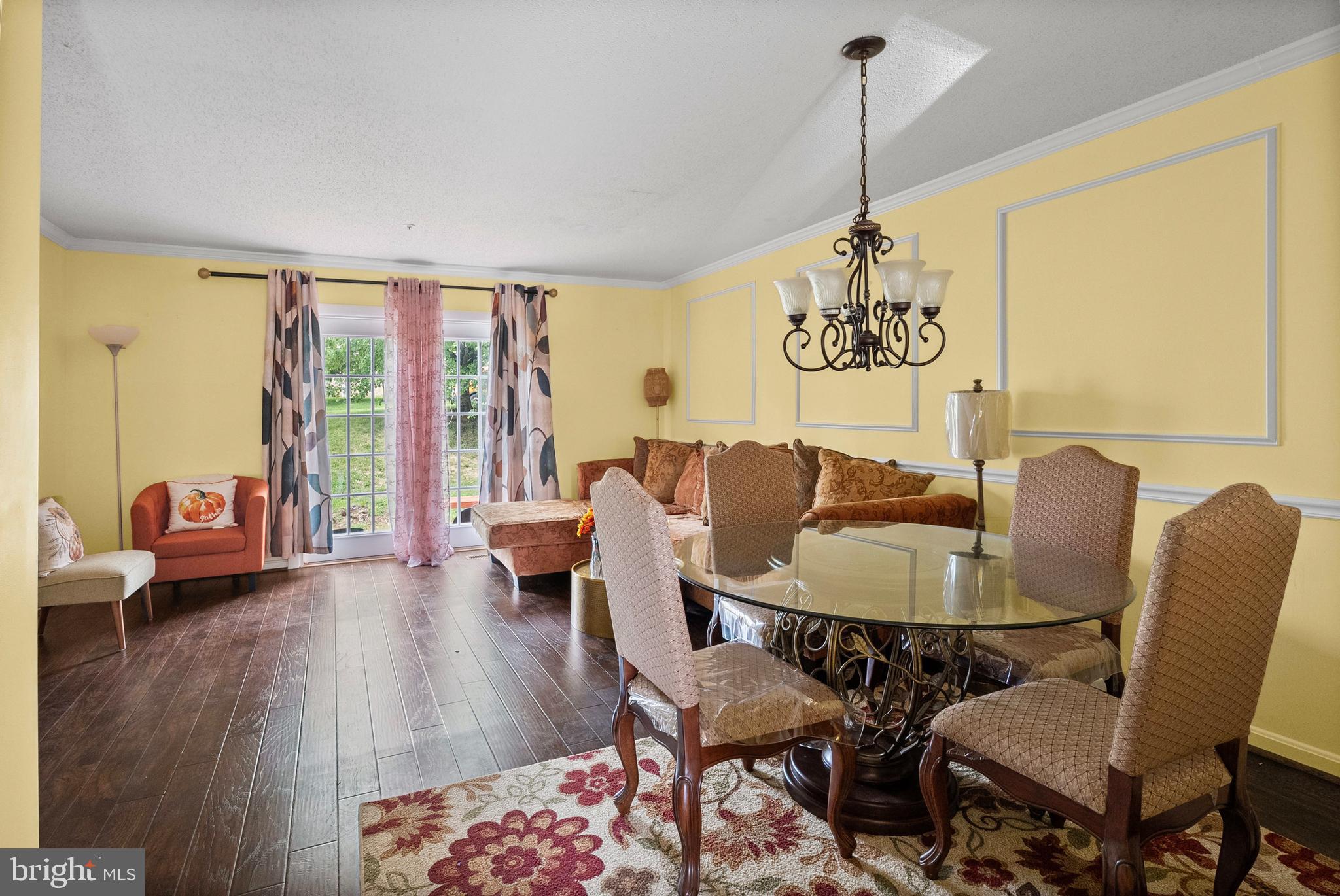 SHEFFIELD GLEN TOWNHOMES - Residential