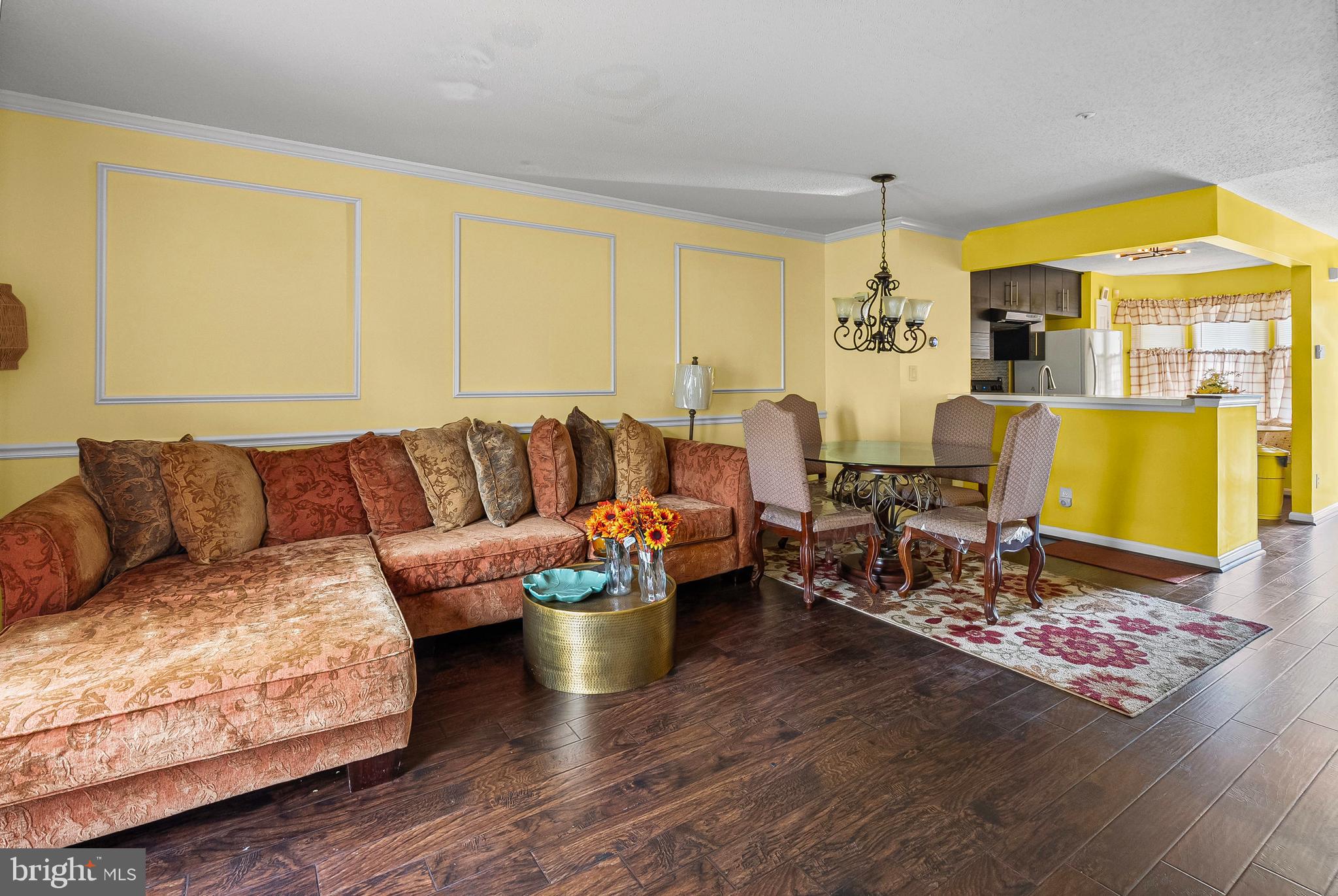SHEFFIELD GLEN TOWNHOMES - Residential