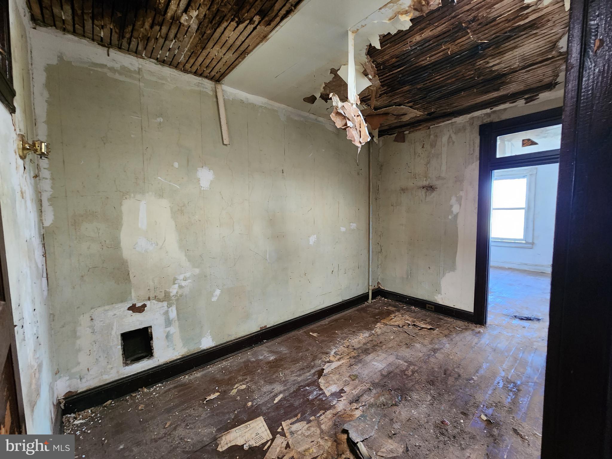 ELLWOOD PARK - Residential