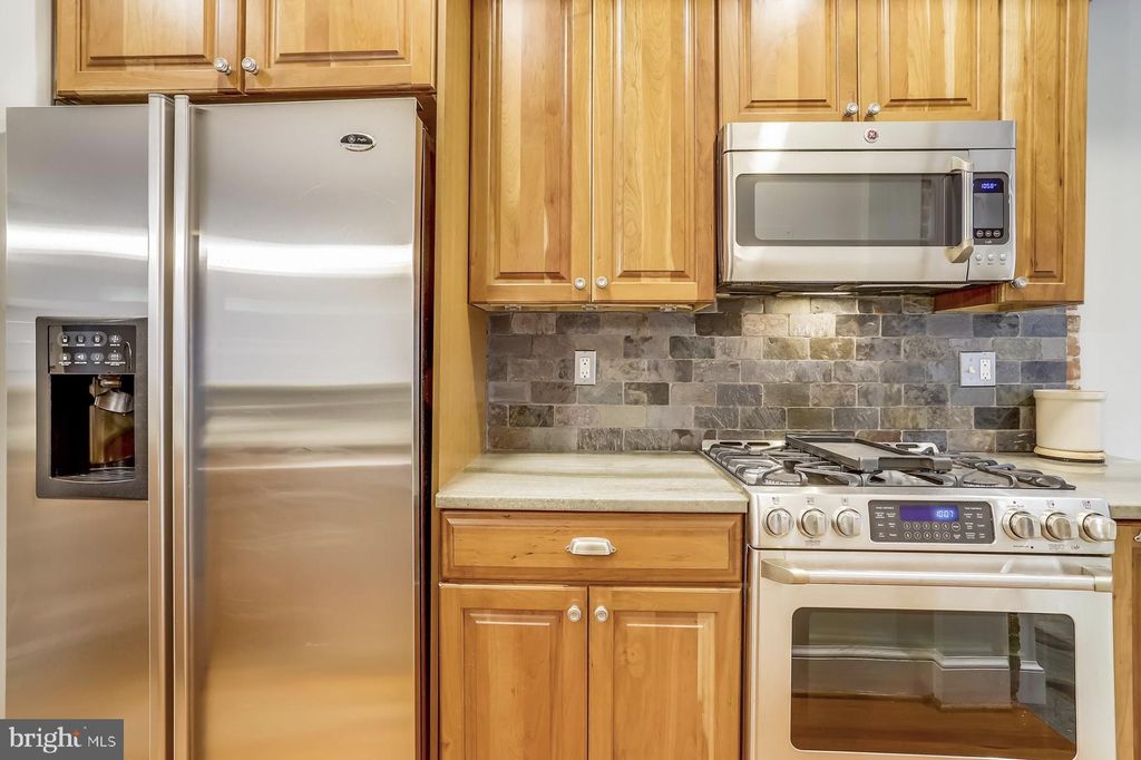 Photo of 2031 37th Street NW, WASHINGTON, DC 20007 (MLS # DCDC2224868)