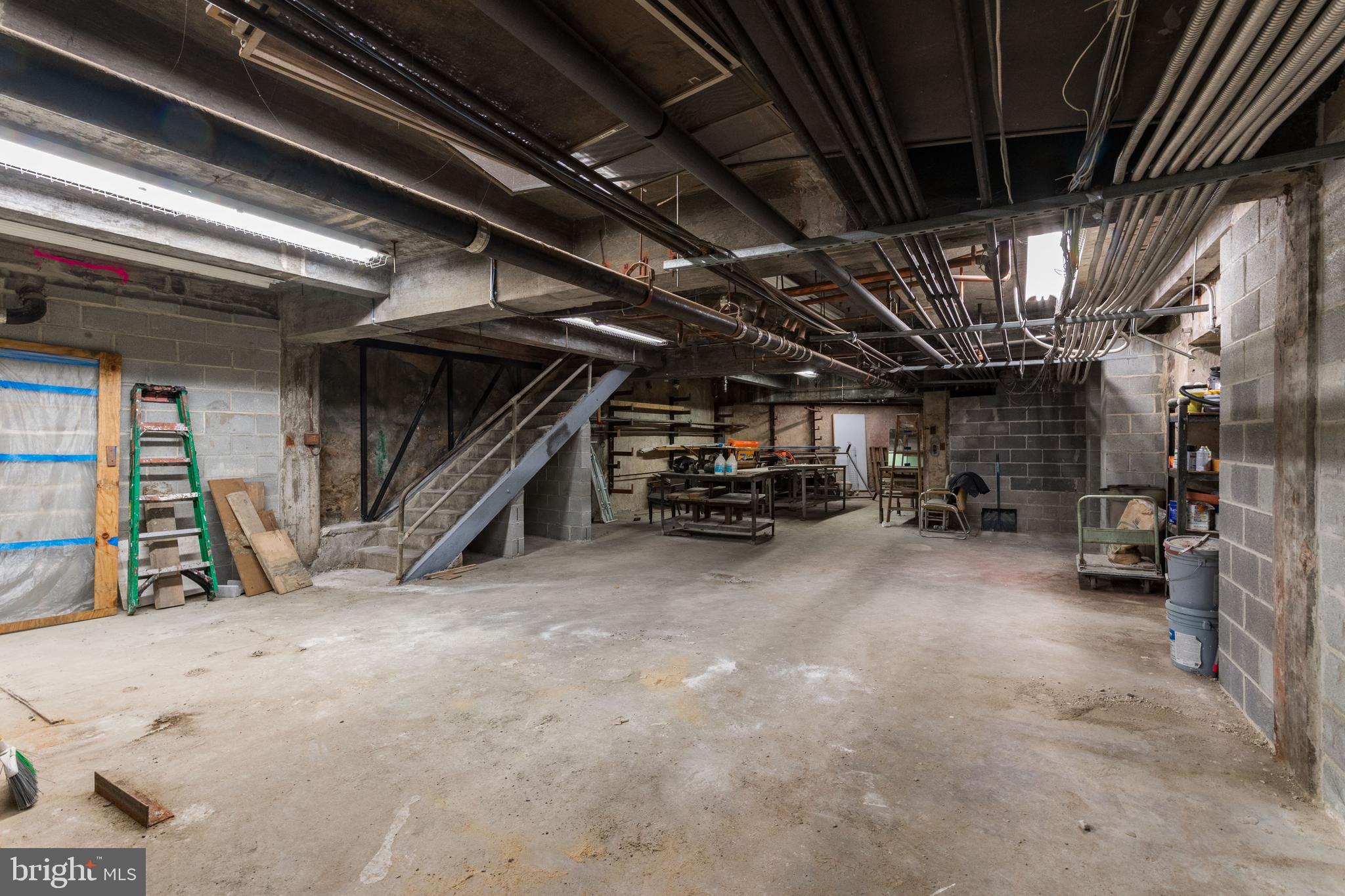 NORTHERN LIBERTIES - Commercial Lease