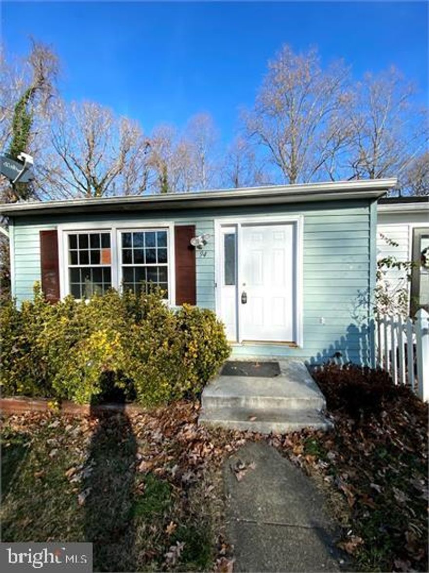 Spacious 3 bedroom and 2 bath townhouse located in Austin Run off Rt. 1 in Stafford County. This roomy home has a walkout basement with family room and a large living room. Wooded yard with a deck for outdoor fun. Great location near I95 and Rt 1. Close to retail, restaurants, recreation and more!