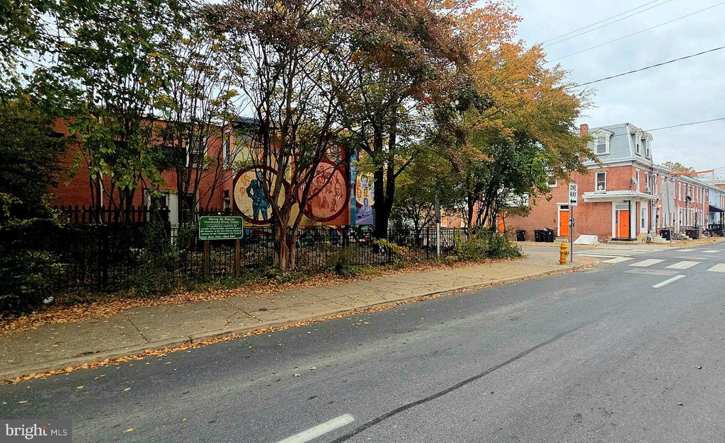 Photo of 605 E 10th Street, WILMINGTON, DE 19801 (MLS # DENC2092070)