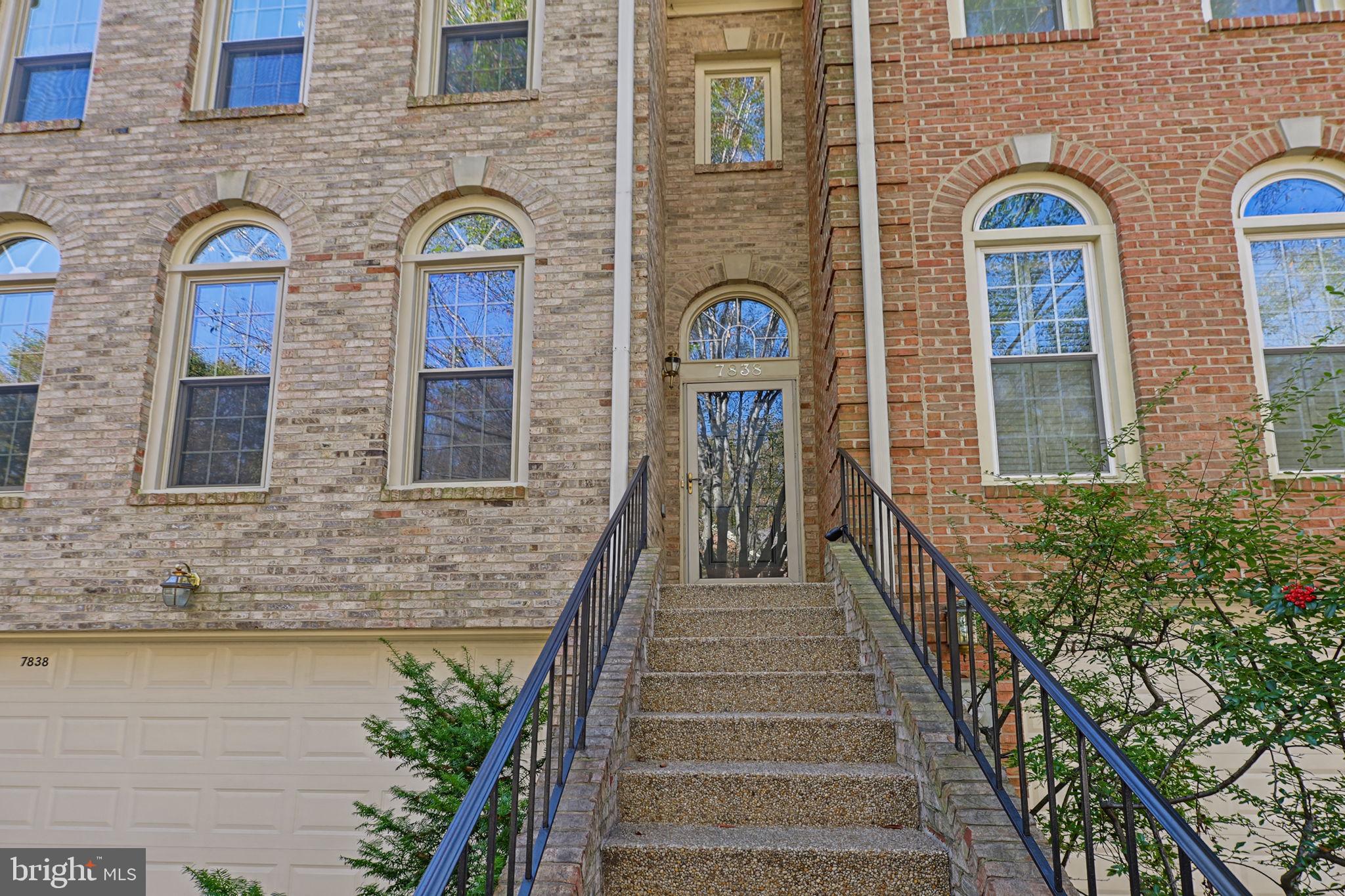 7838 ORACLE PLACE