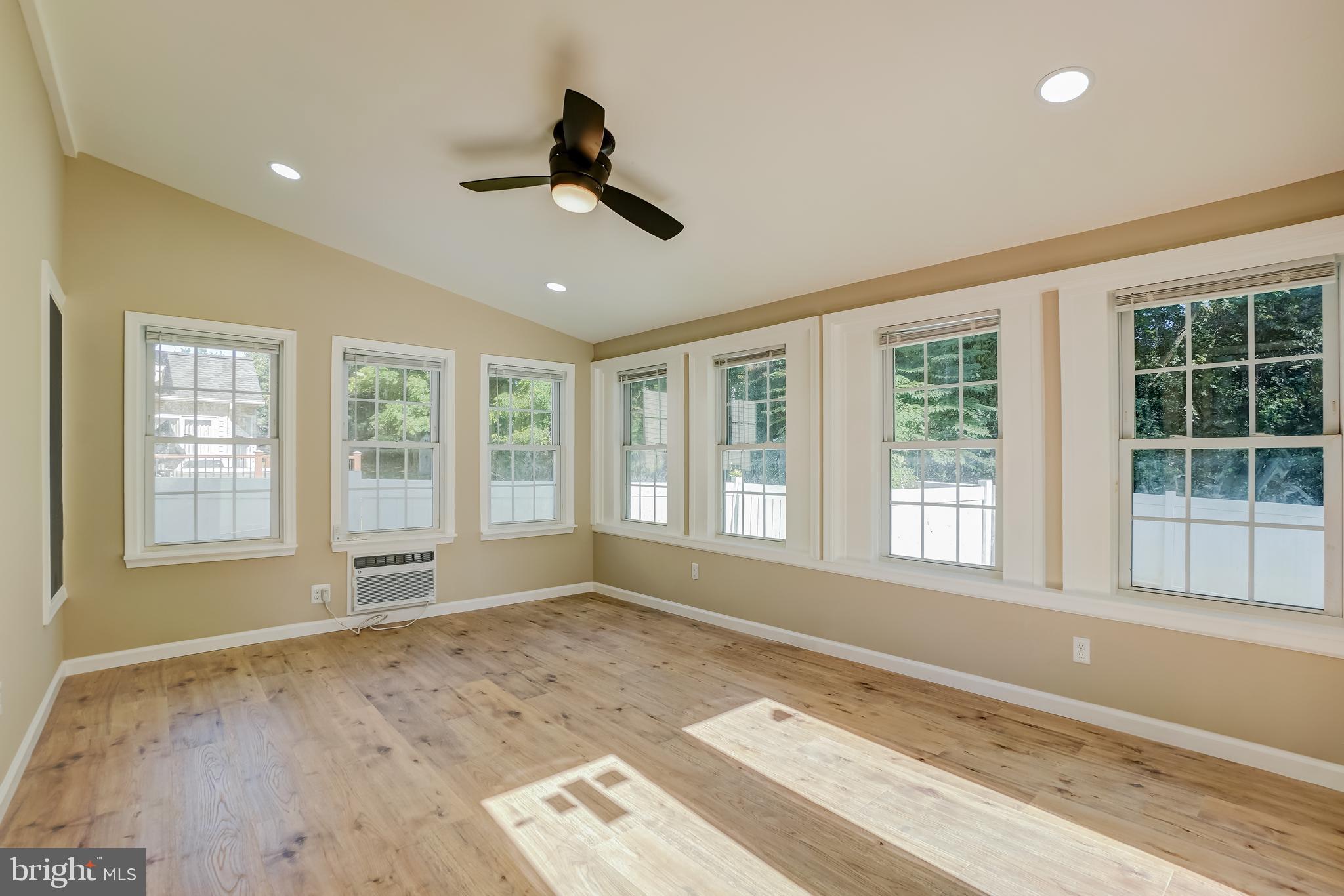 TIMBER GROVE - Residential