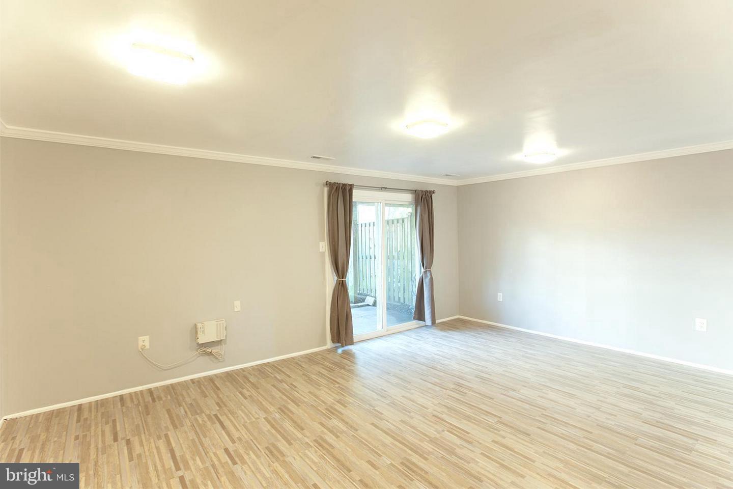 CROFTON VILLAGE - Residential Lease