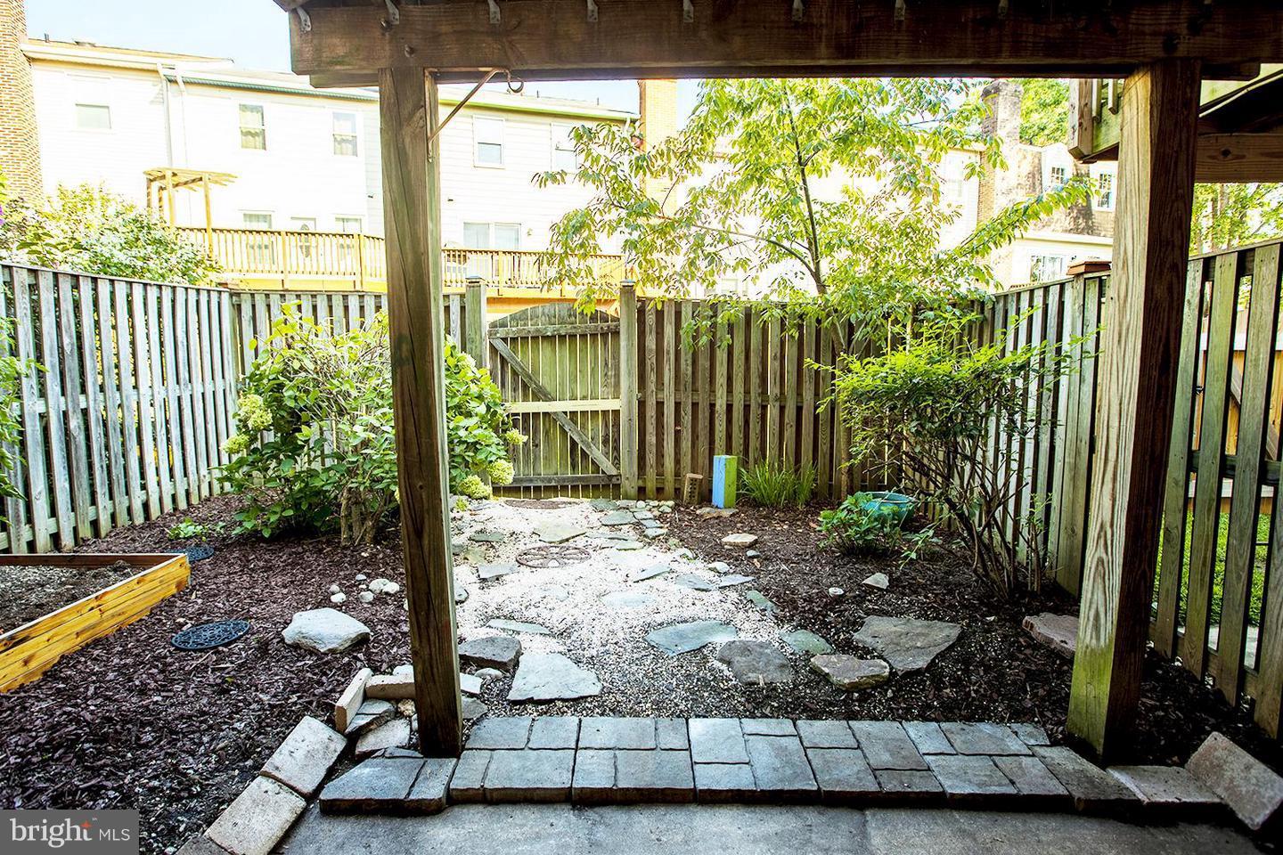 CROFTON VILLAGE - Residential Lease