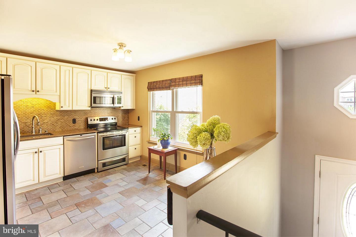 CROFTON VILLAGE - Residential Lease