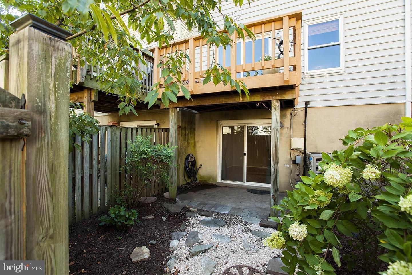 CROFTON VILLAGE - Residential Lease