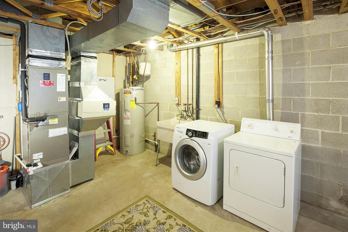 CROFTON VILLAGE - Residential Lease