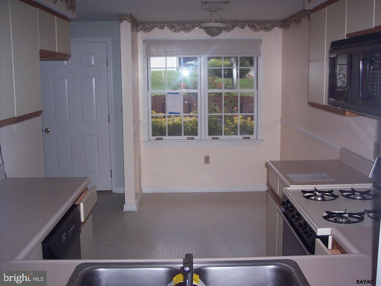 CHAMBERS CROSSING CONDOS - Residential