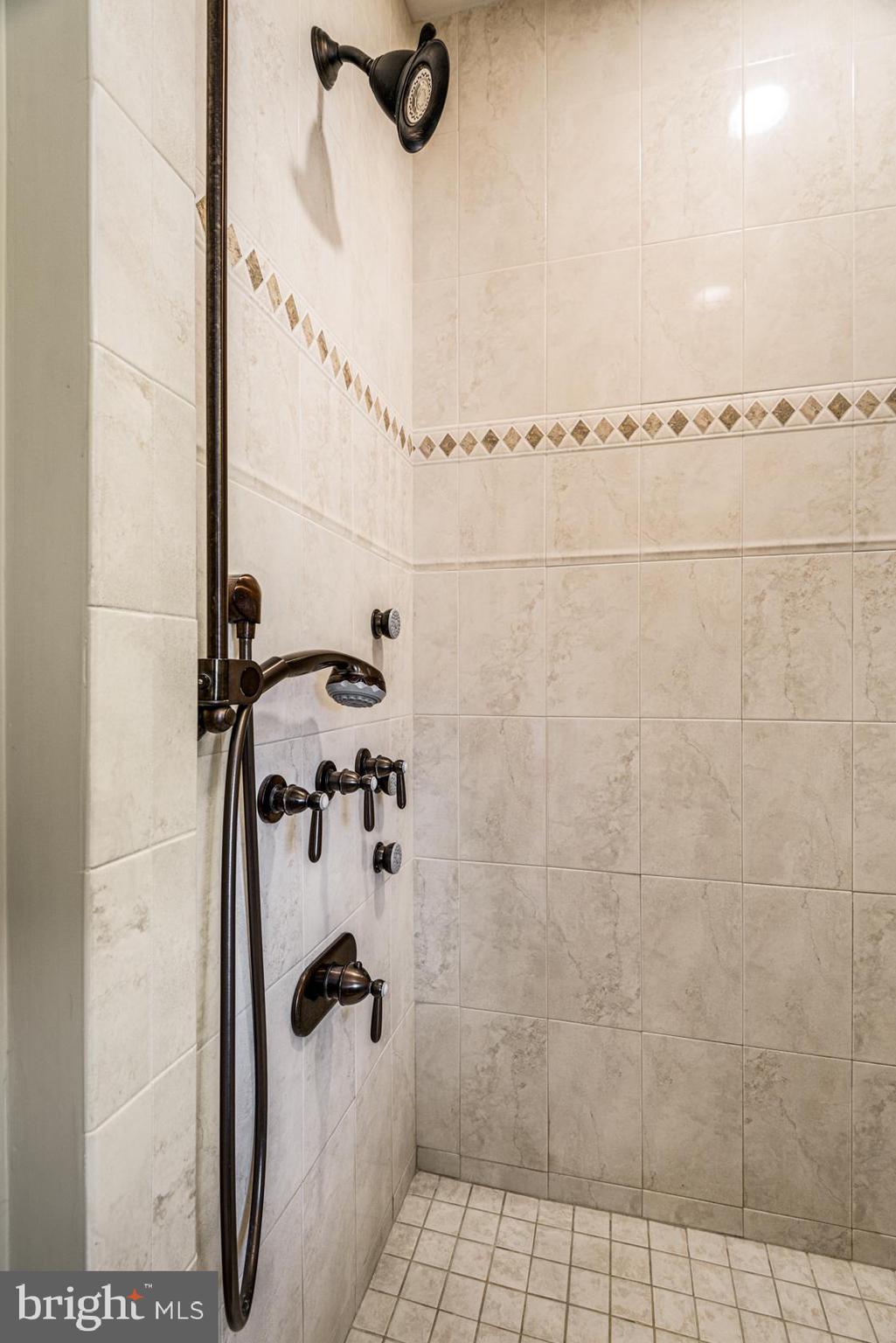 GRANVILLE ESTATES - Residential