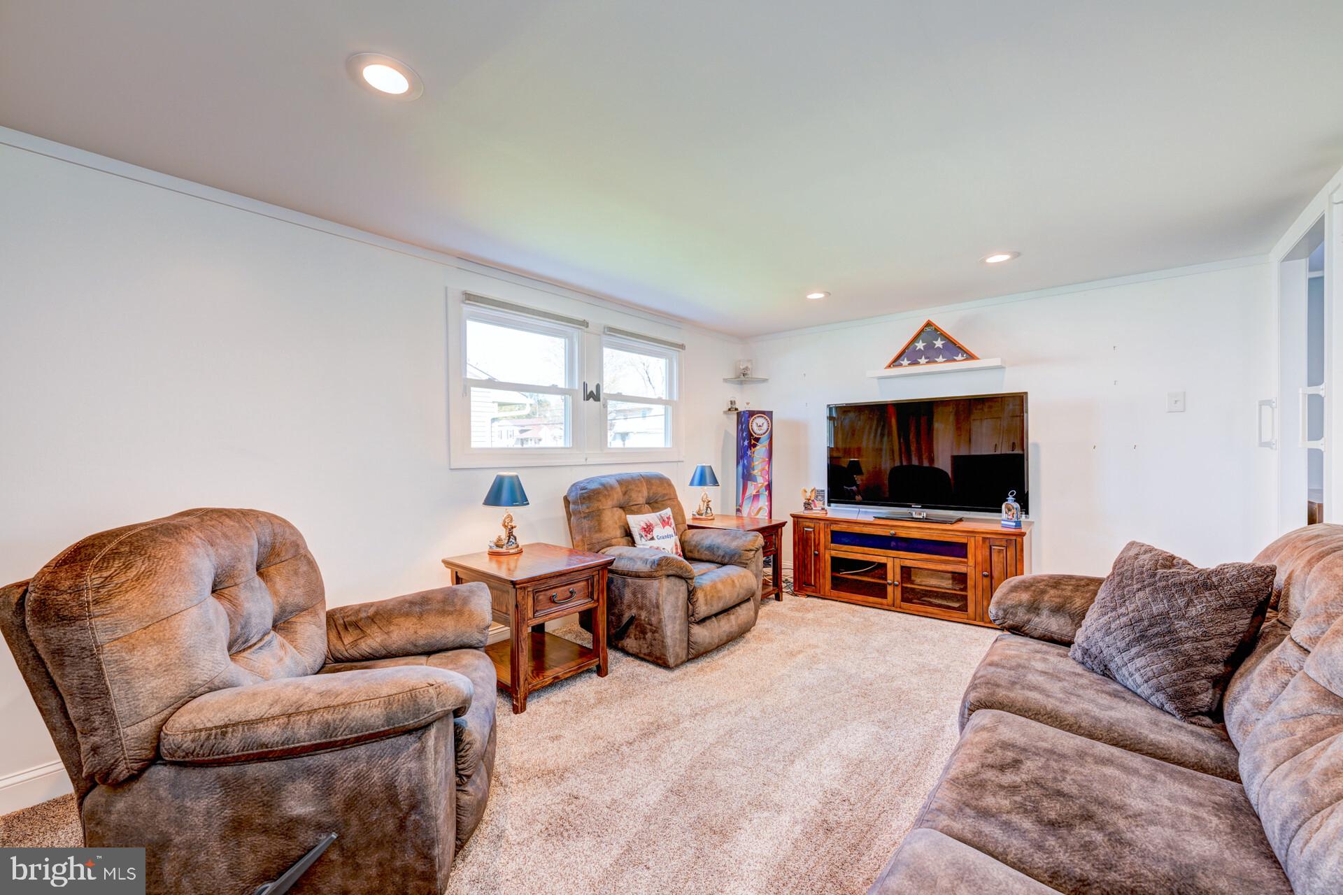 BURGUNDY HILLS - Residential