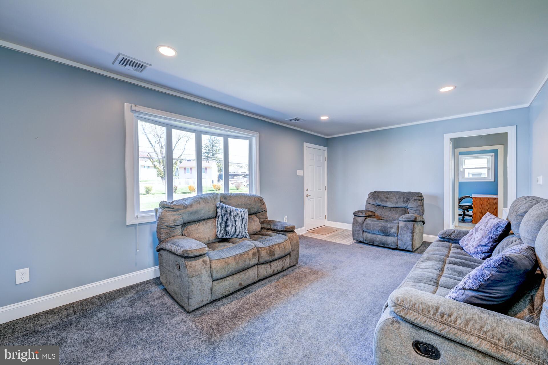 BURGUNDY HILLS - Residential