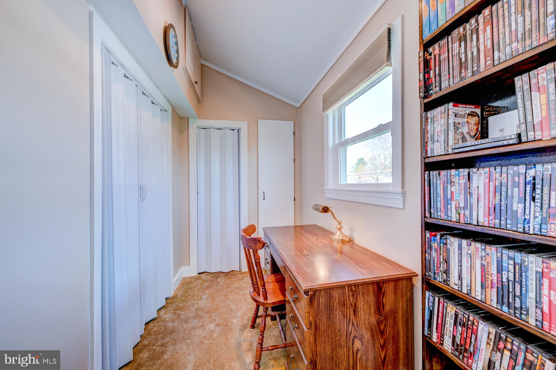 BURGUNDY HILLS - Residential