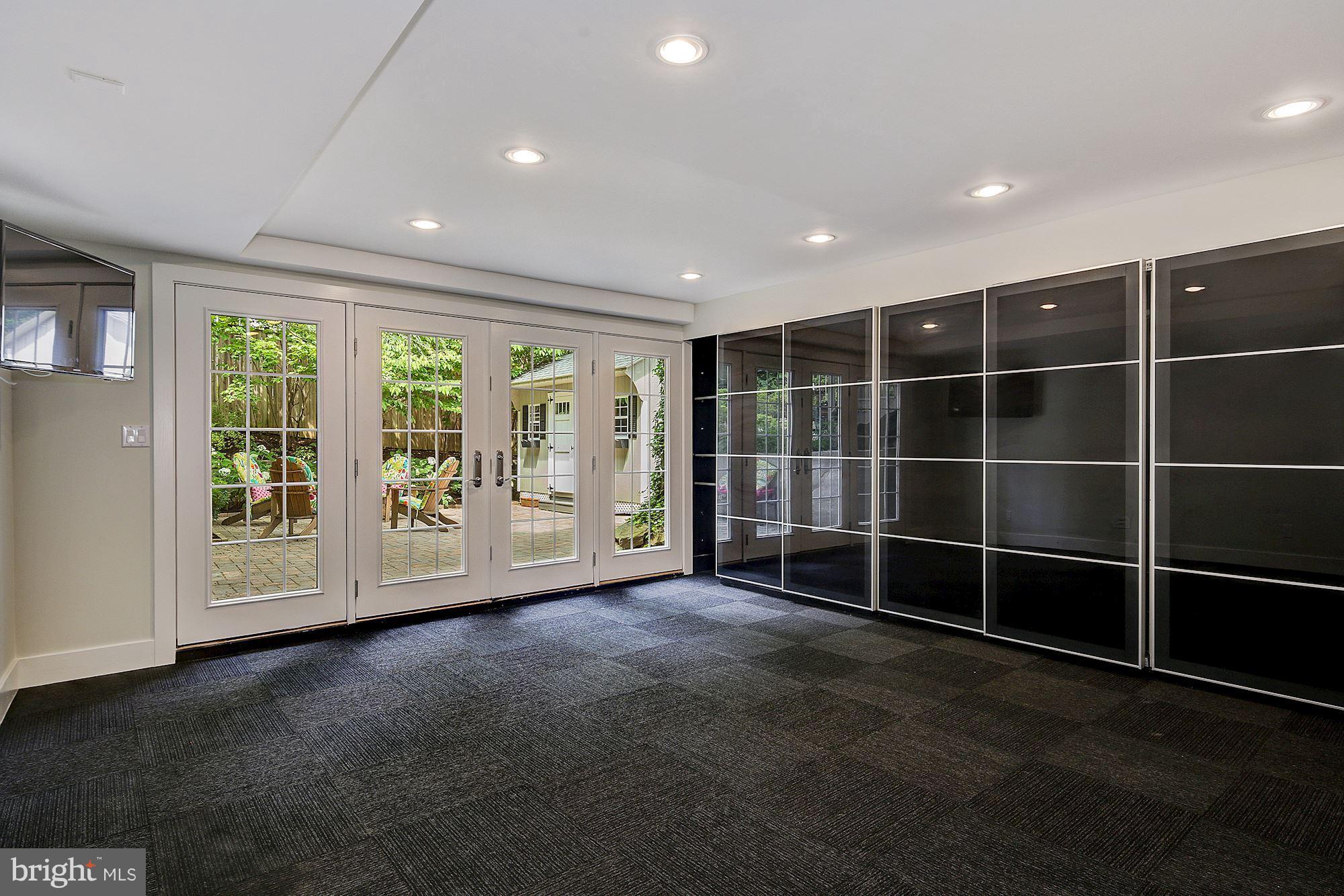 WESTMORELAND HILLS - Residential