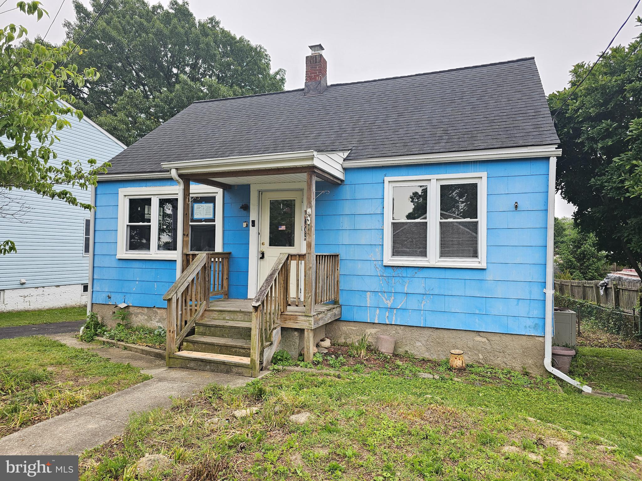 1605 EVERGREEN DRIVE