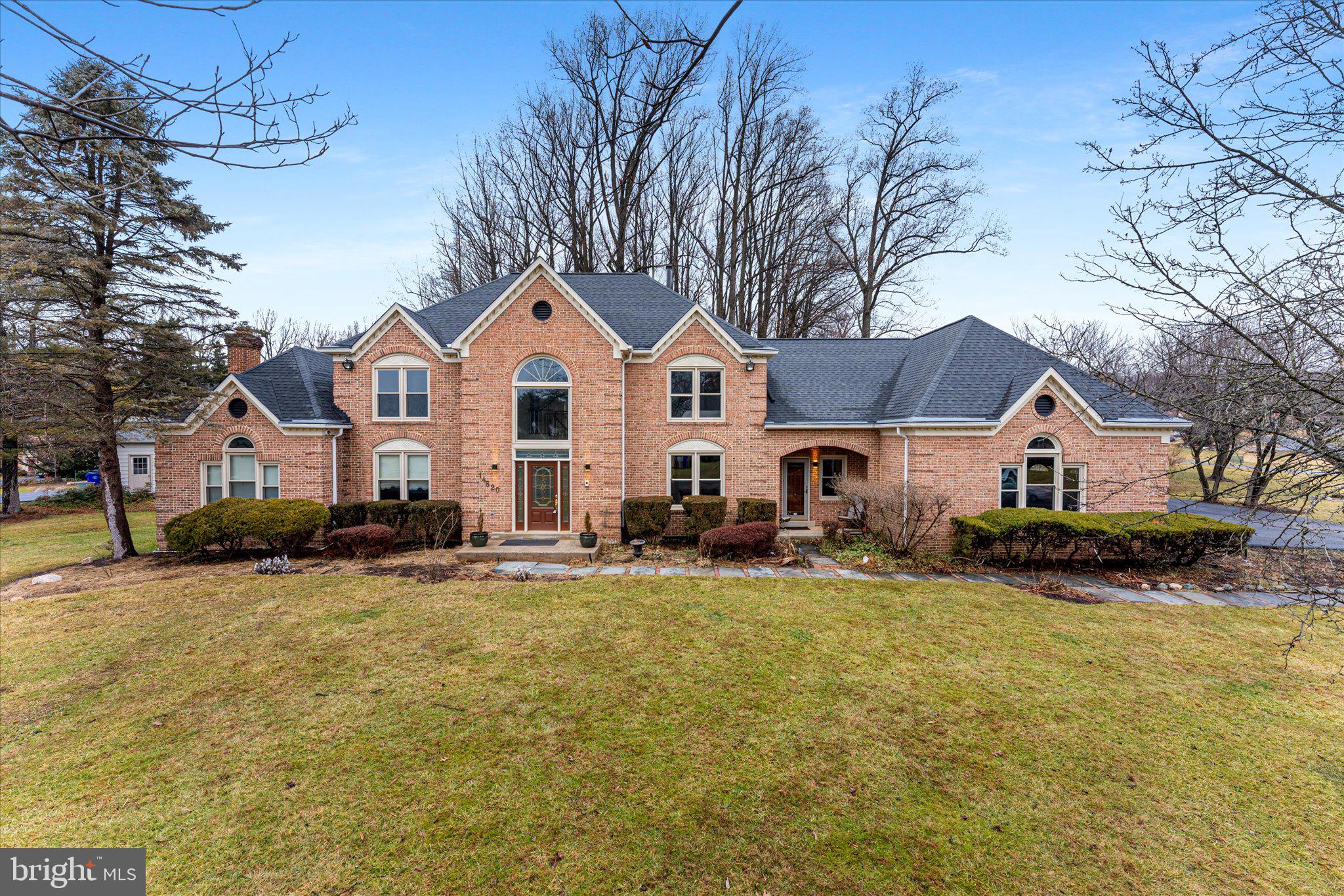 NAPLES MANOR - Residential