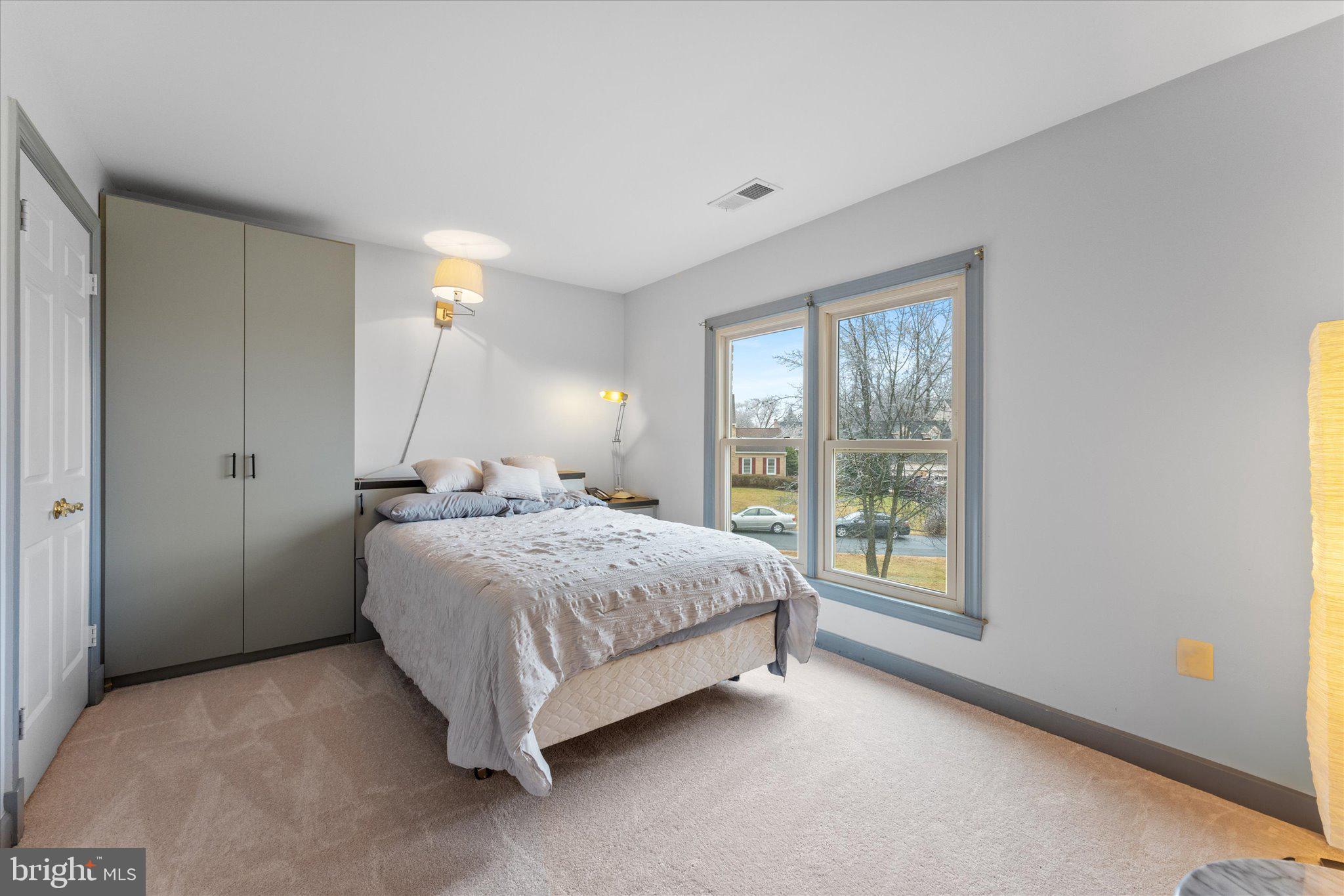 NAPLES MANOR - Residential