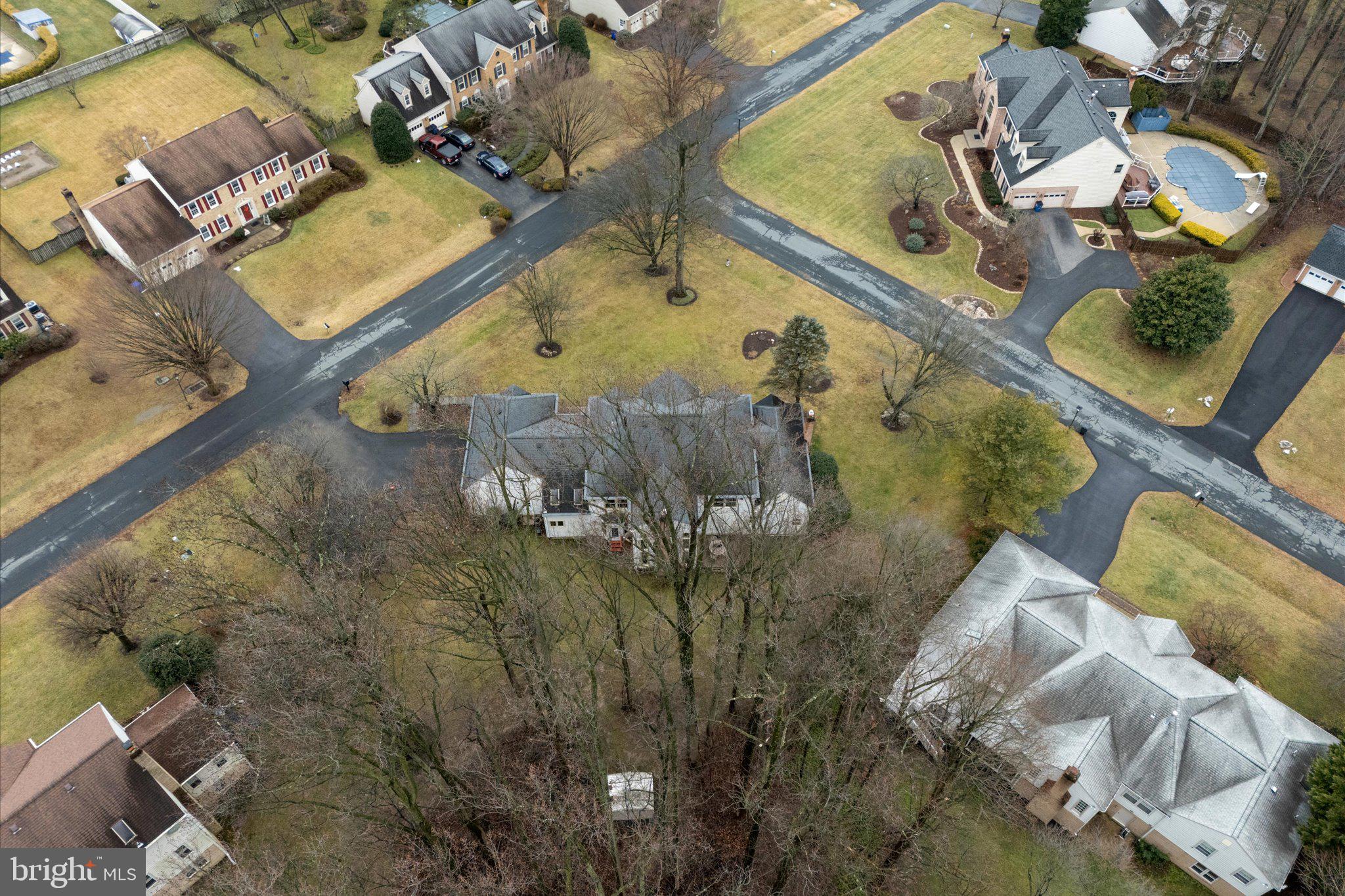 NAPLES MANOR - Residential