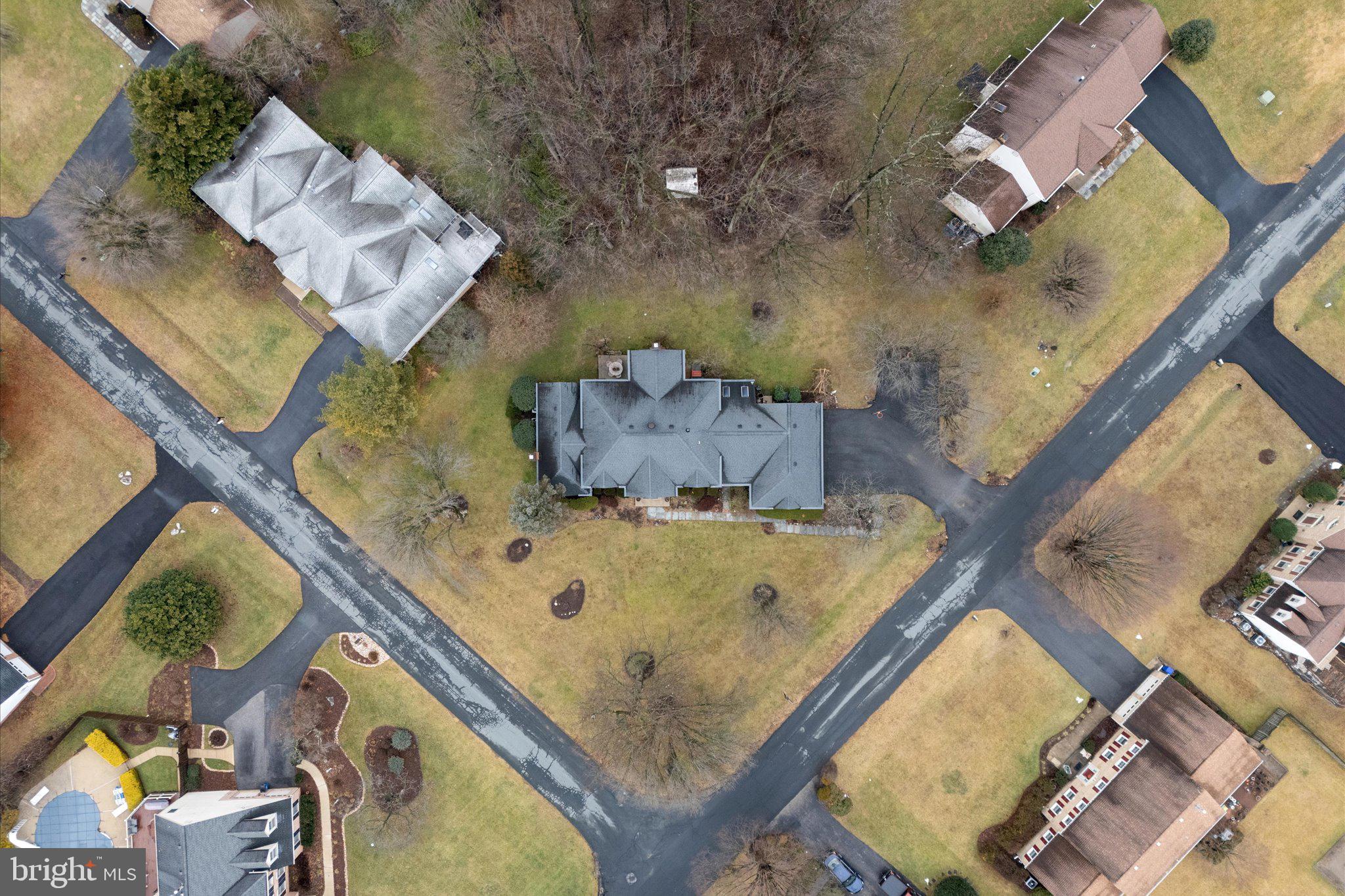 NAPLES MANOR - Residential