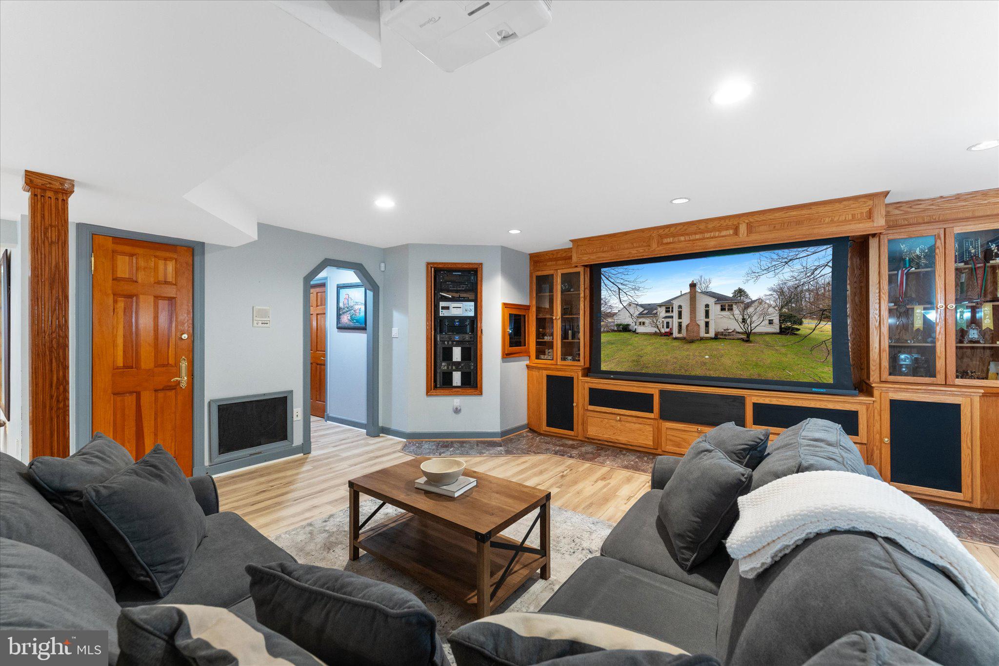 NAPLES MANOR - Residential