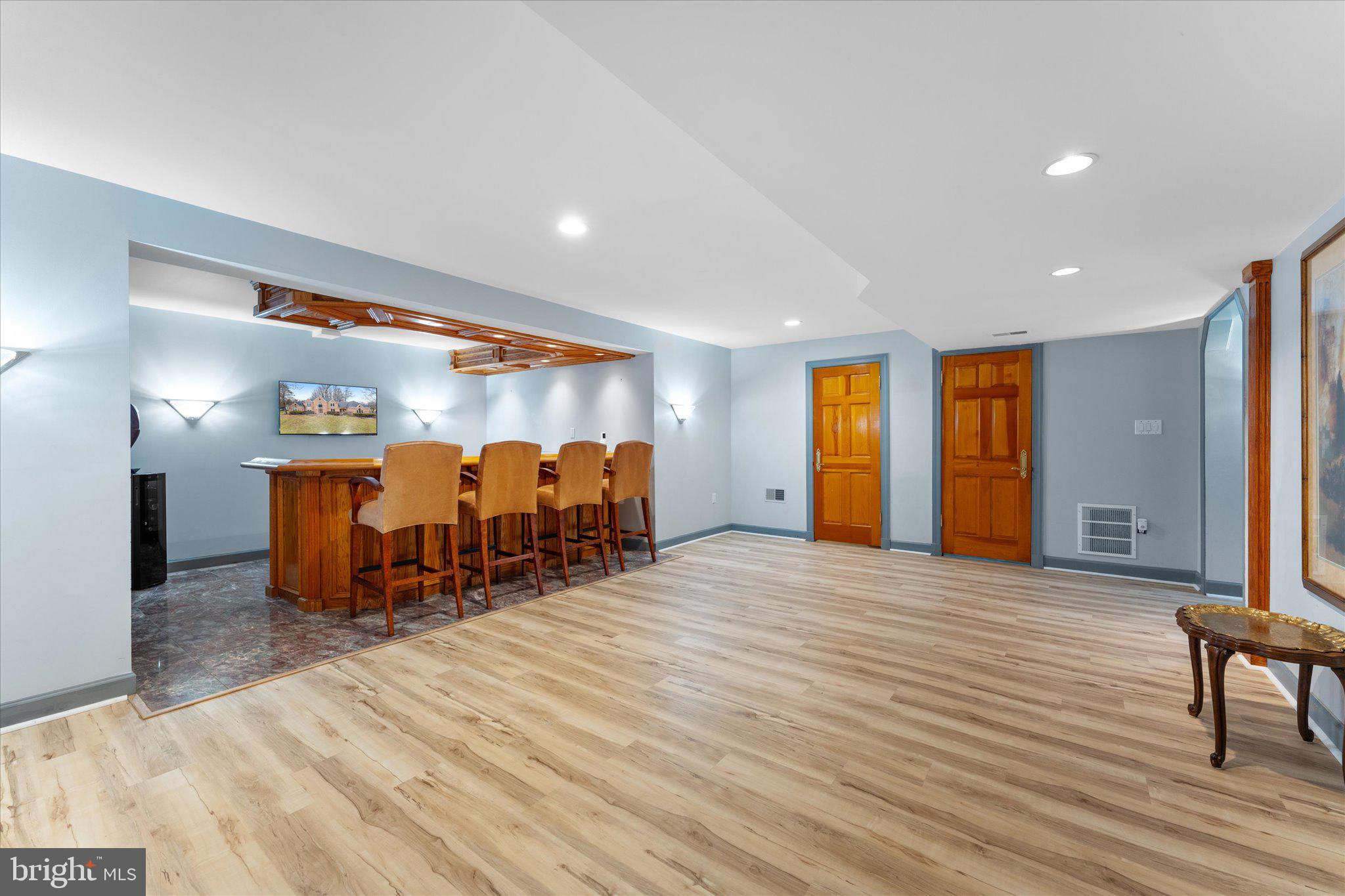 NAPLES MANOR - Residential