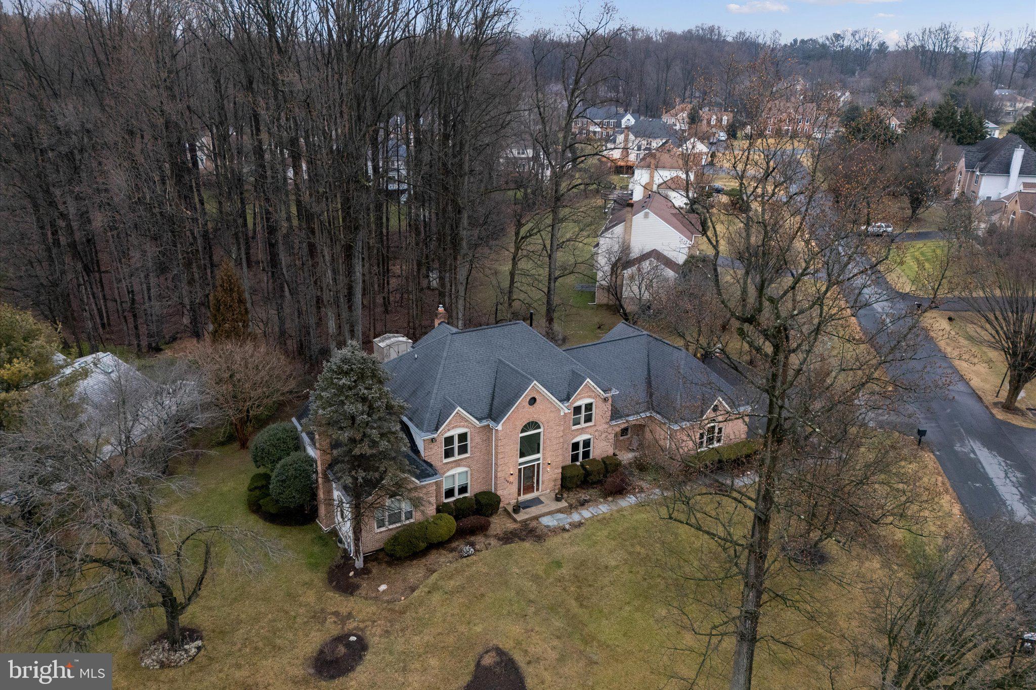 NAPLES MANOR - Residential