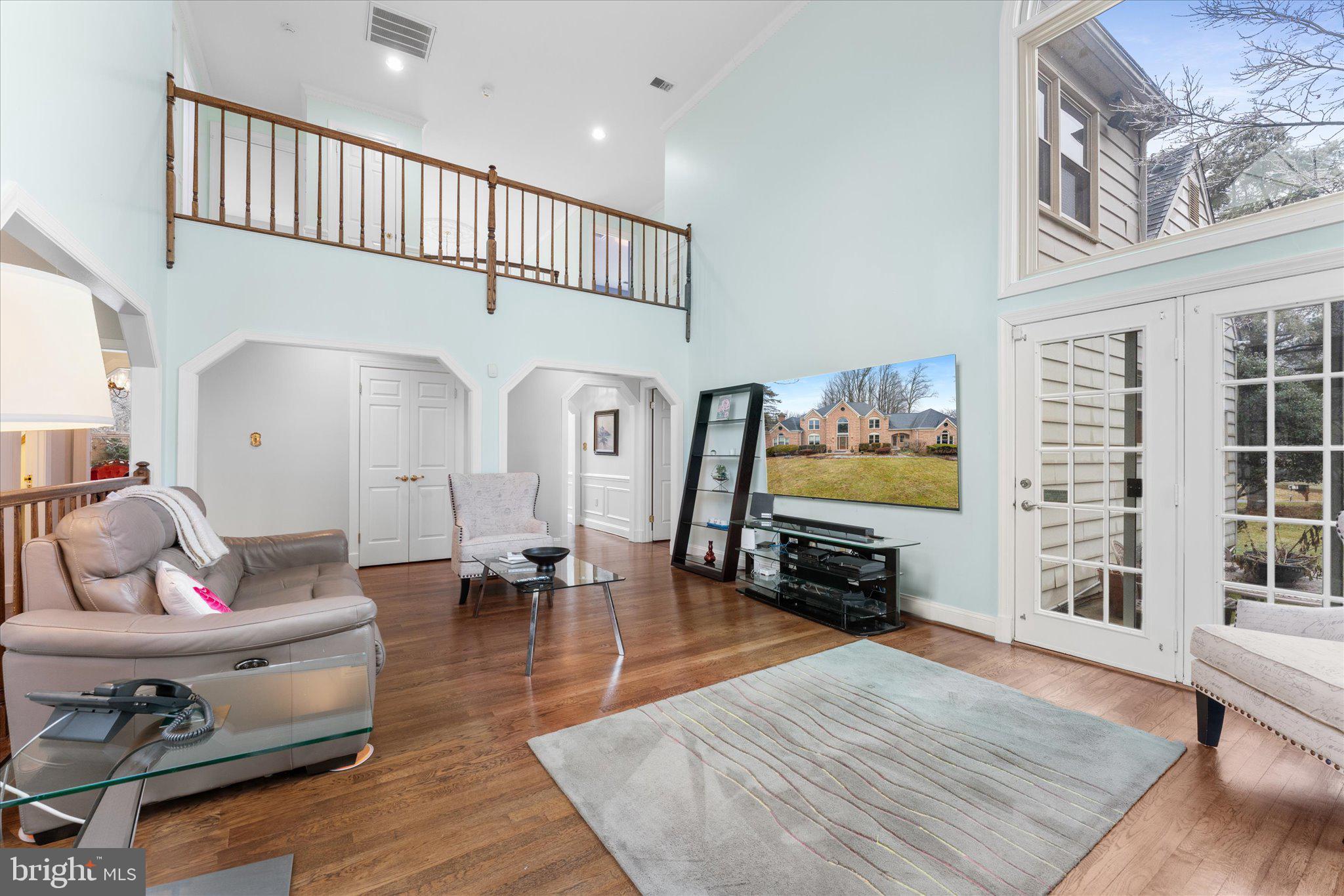 NAPLES MANOR - Residential