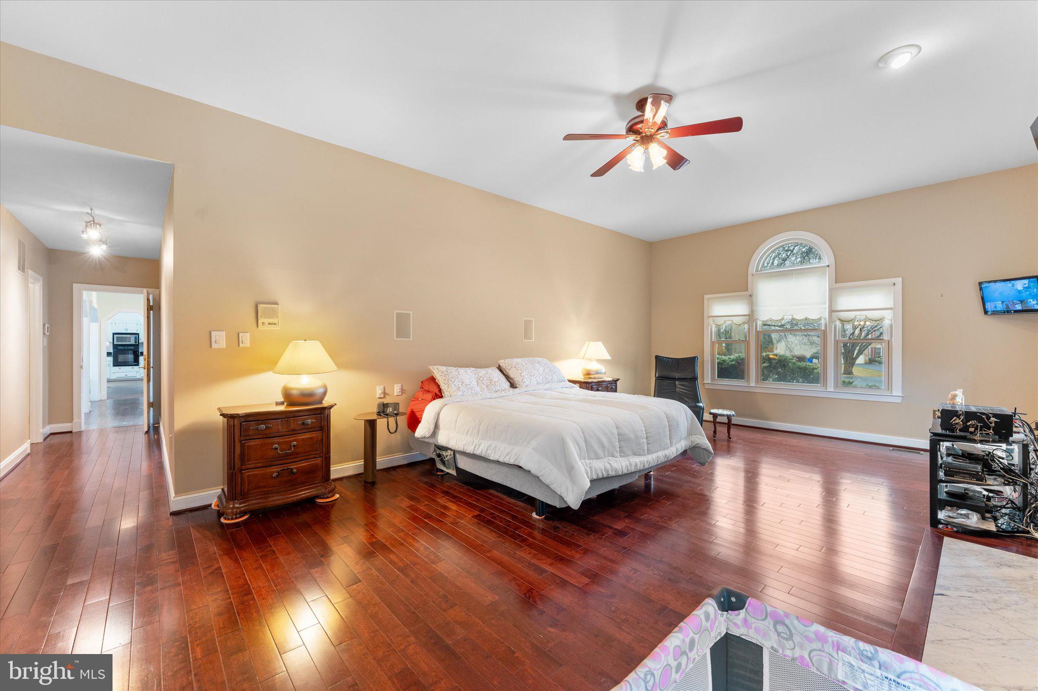 NAPLES MANOR - Residential