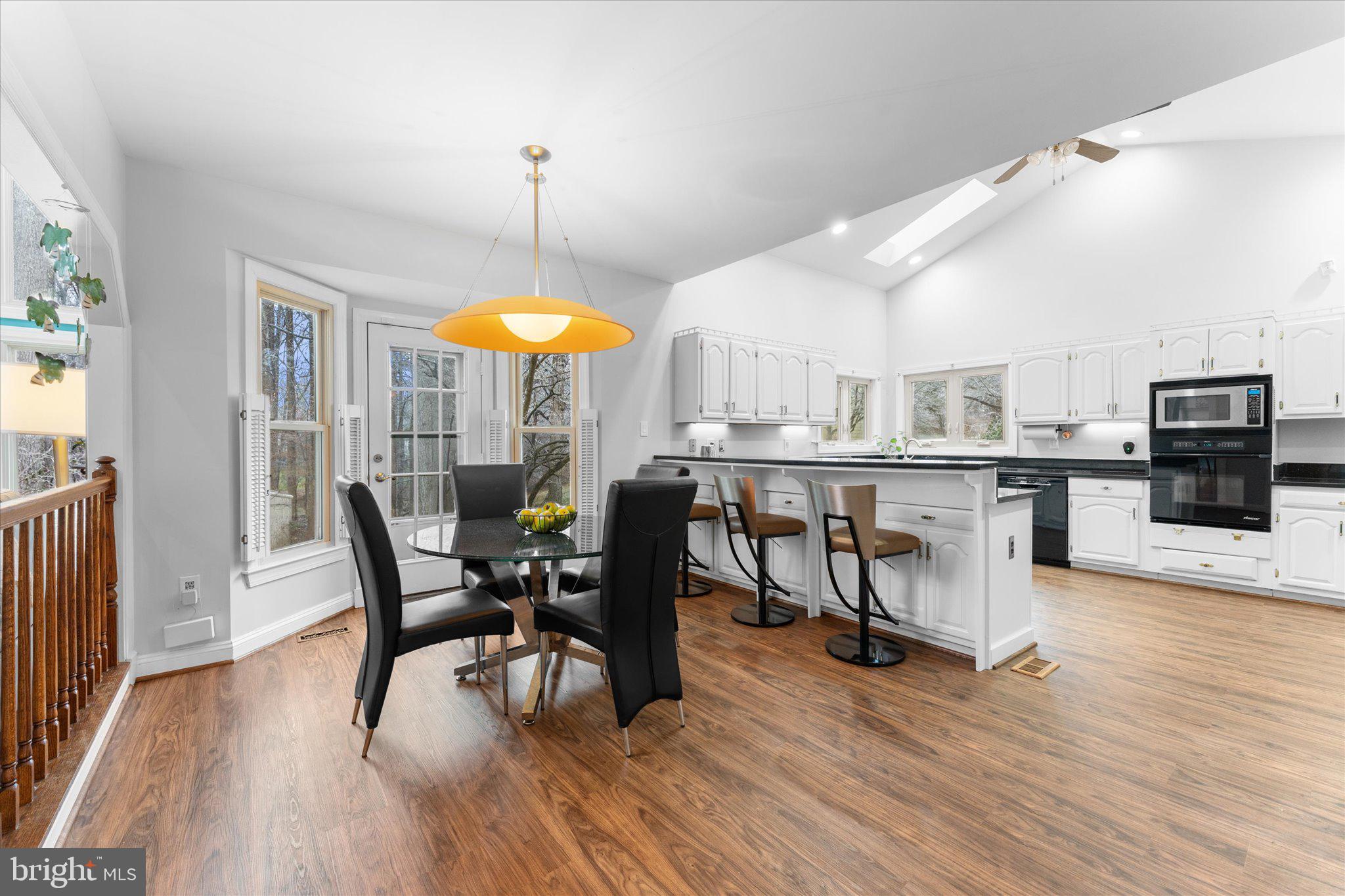 NAPLES MANOR - Residential