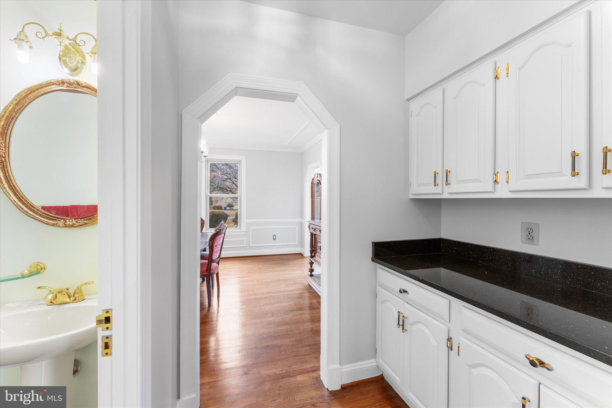 NAPLES MANOR - Residential