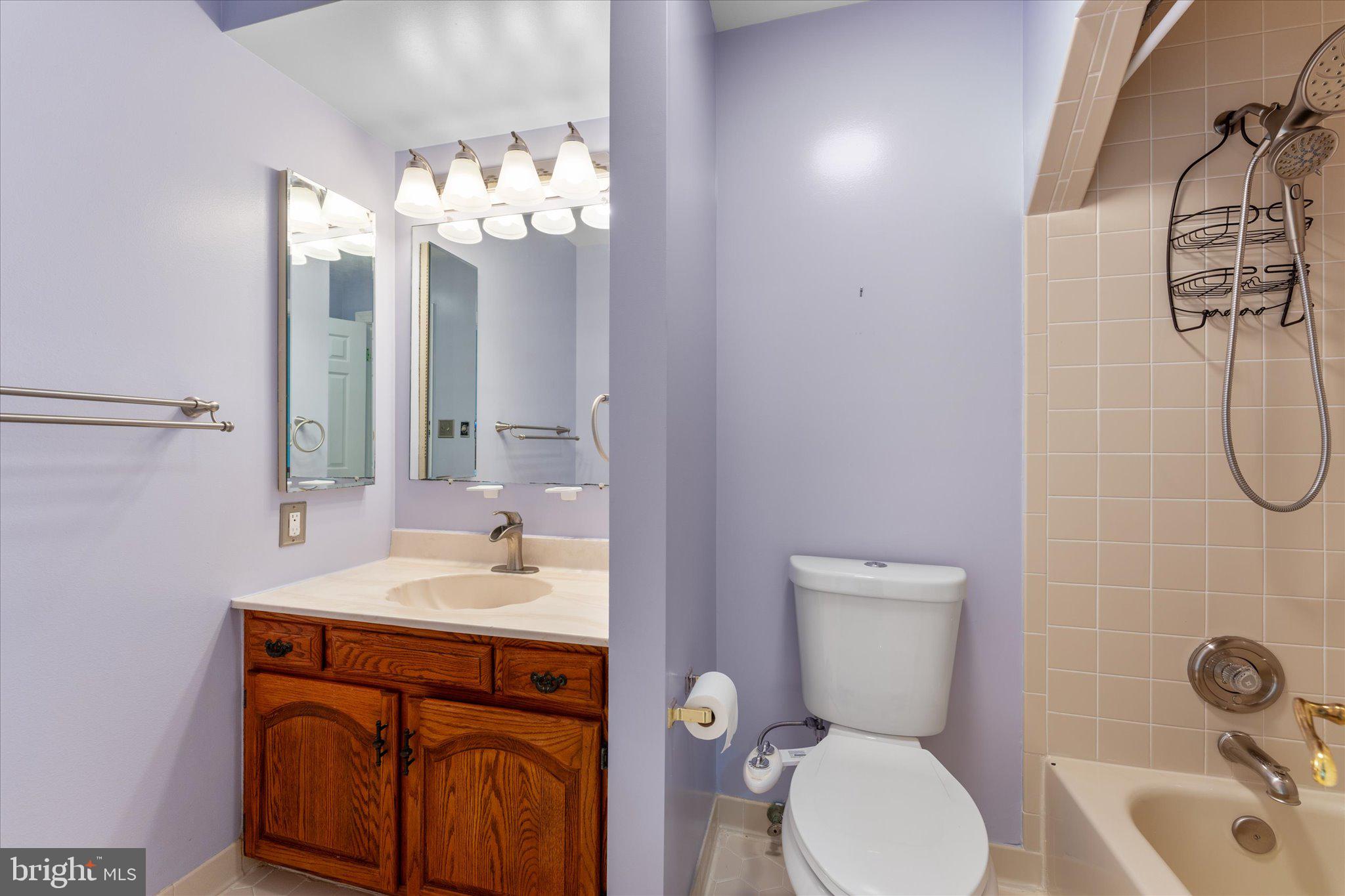 NAPLES MANOR - Residential