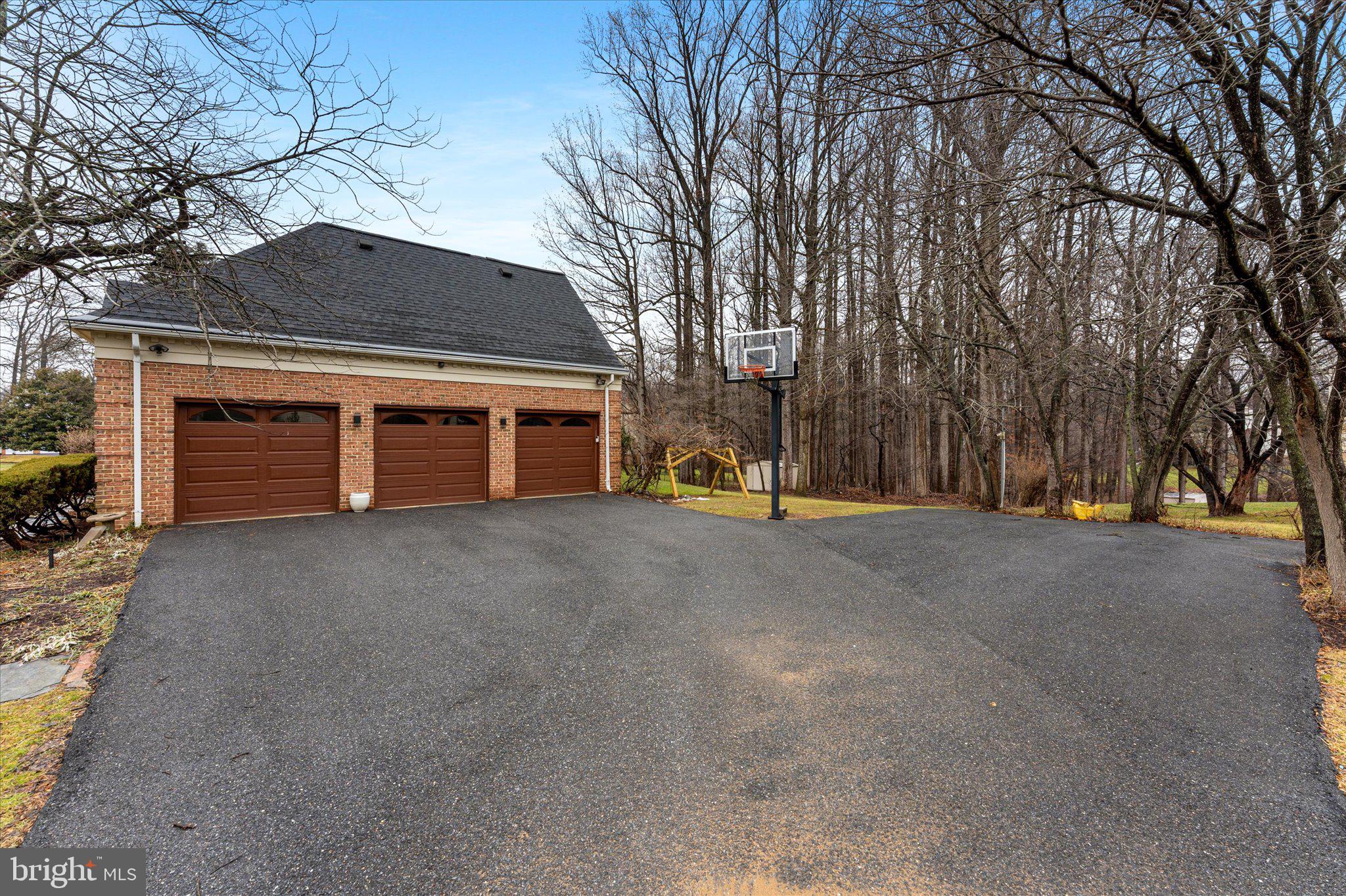 NAPLES MANOR - Residential