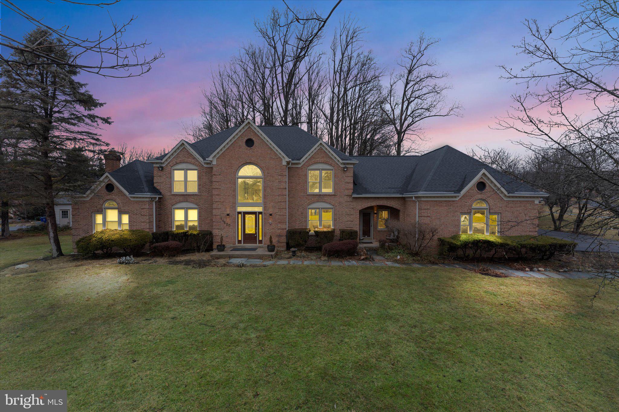 NAPLES MANOR - Residential