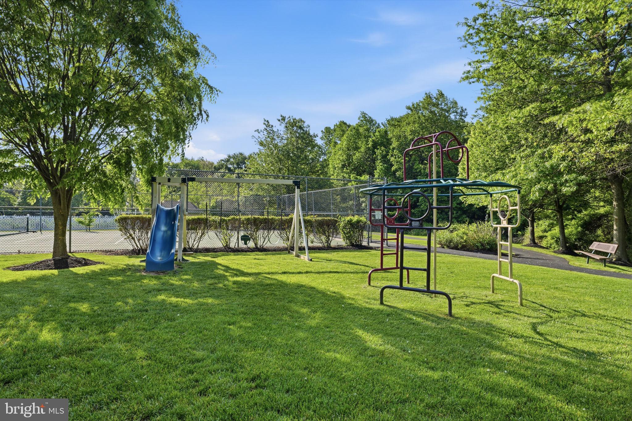 SALEM MANOR - Residential