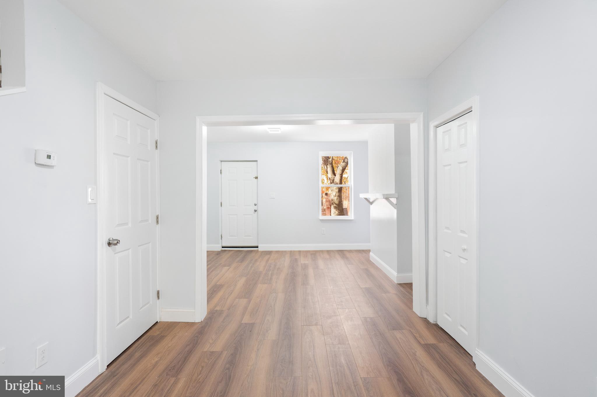 HOLLINS MARKET - Residential