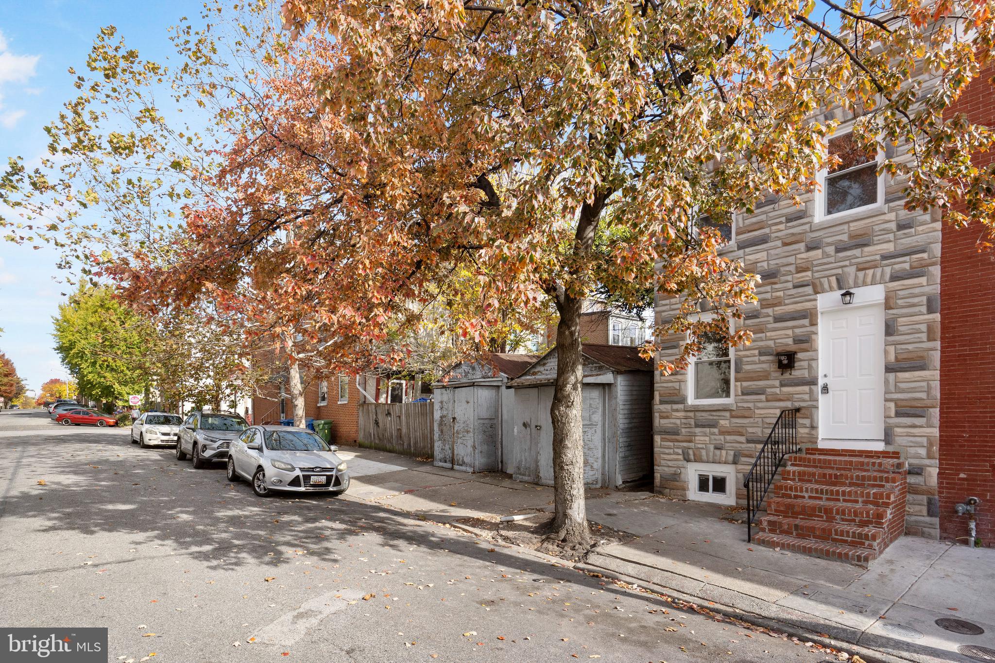 HOLLINS MARKET - Residential